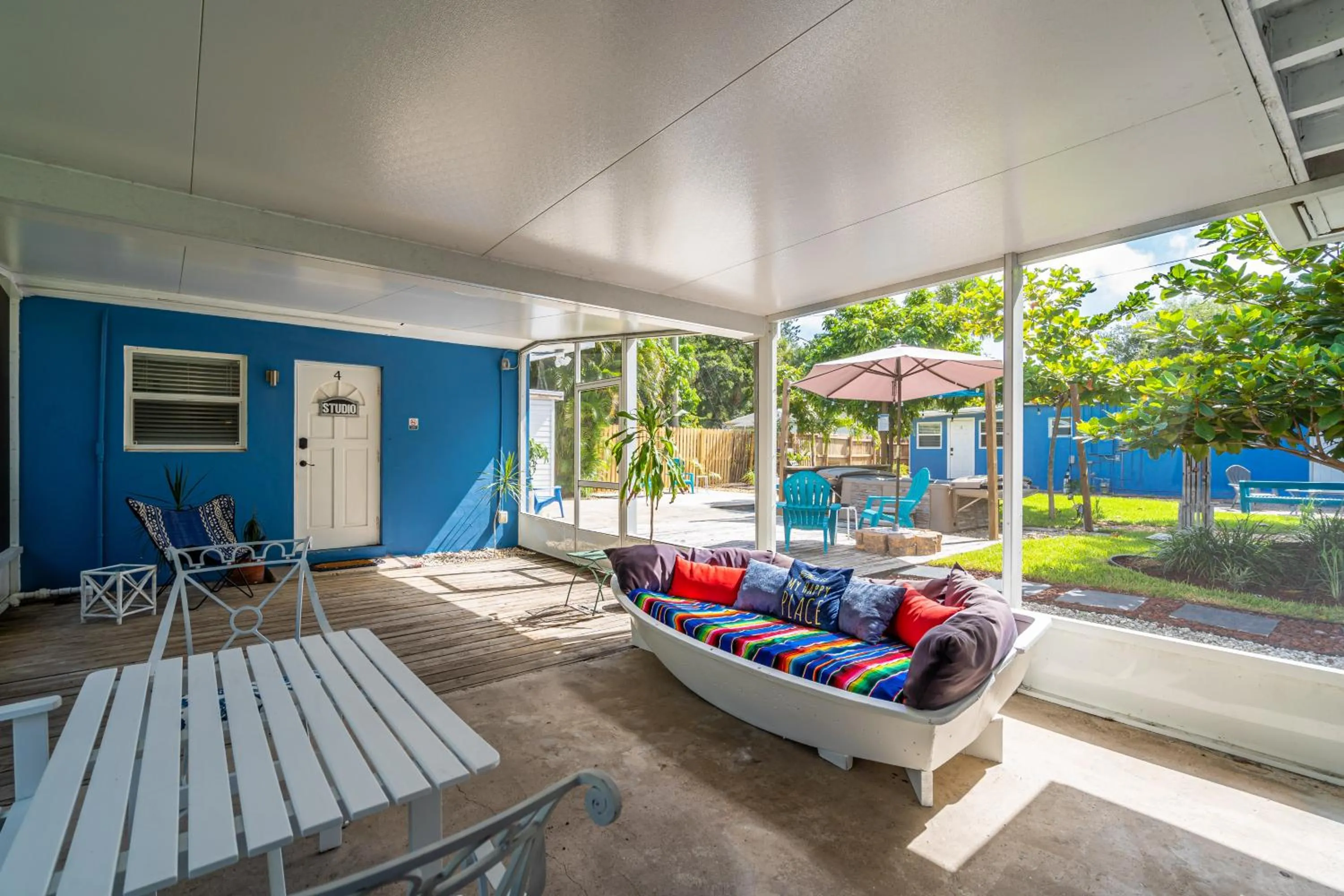 Patio in The Blue House Fort Lauderdale Airport/Cruise