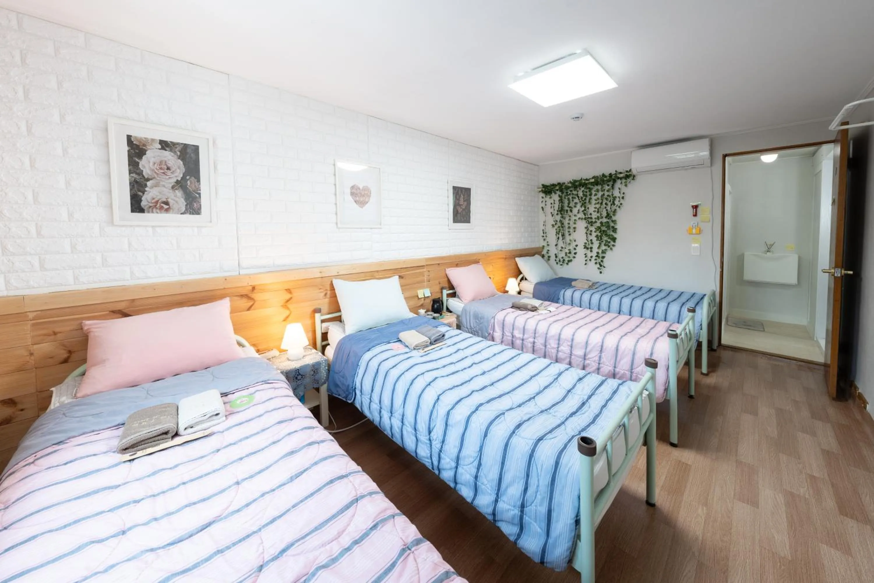 Bedroom, Bed in Mungyeong YeoU