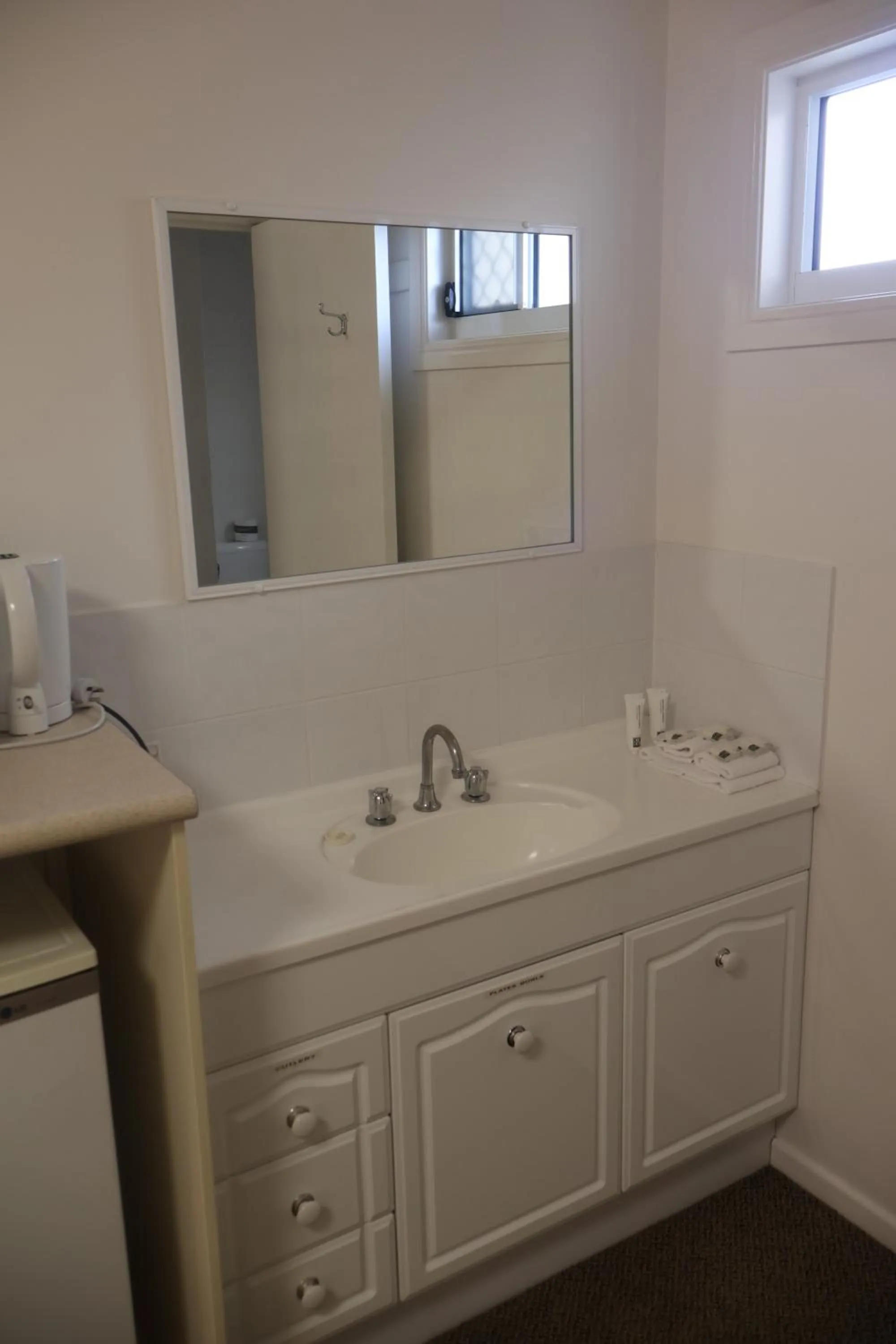 Bathroom in Park Avenue Hotel Motel