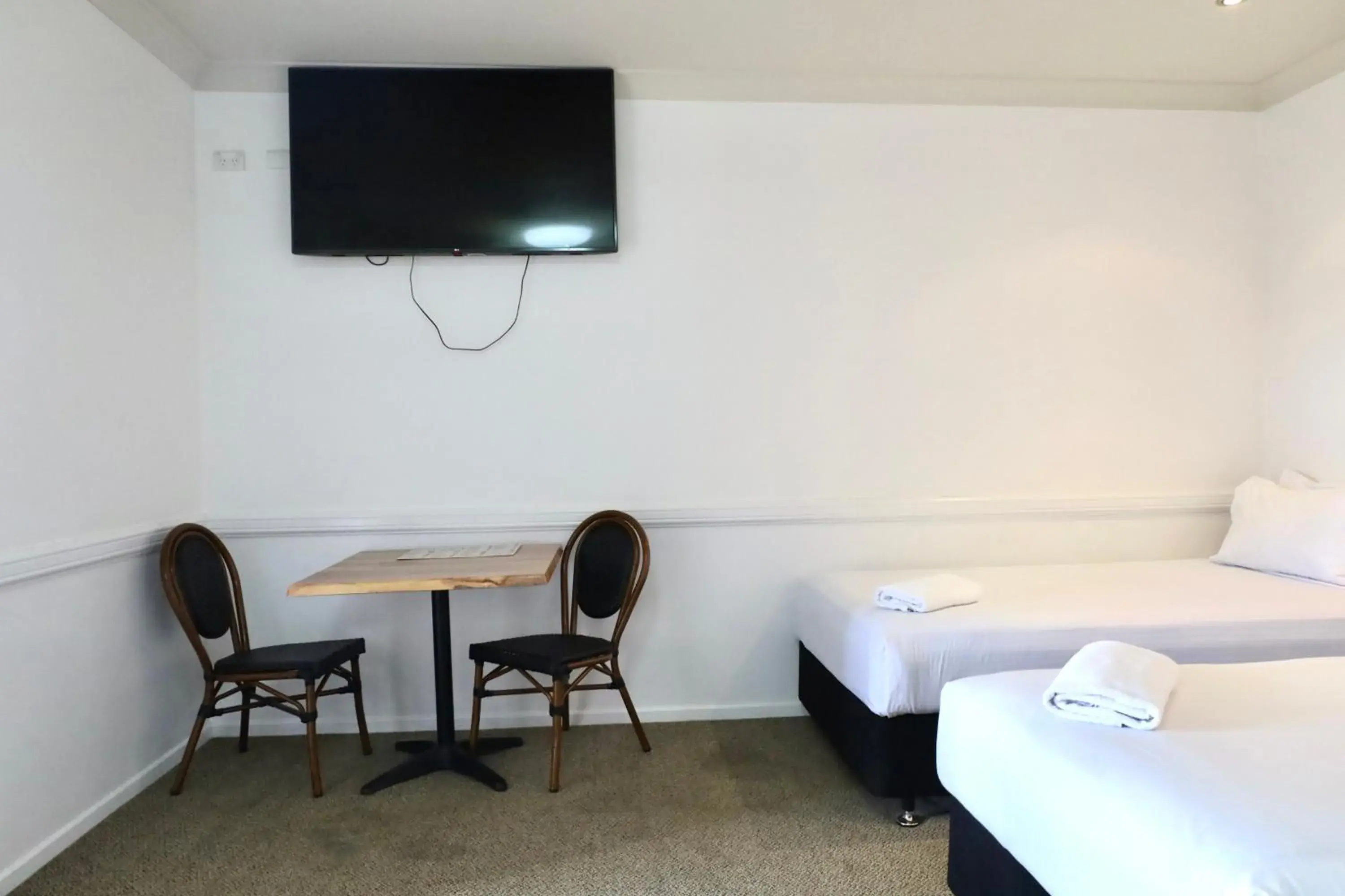 Family Room with Private Bathroom in Park Avenue Hotel Motel Family Room with Private Bathroom in Park Avenue Hotel Motel