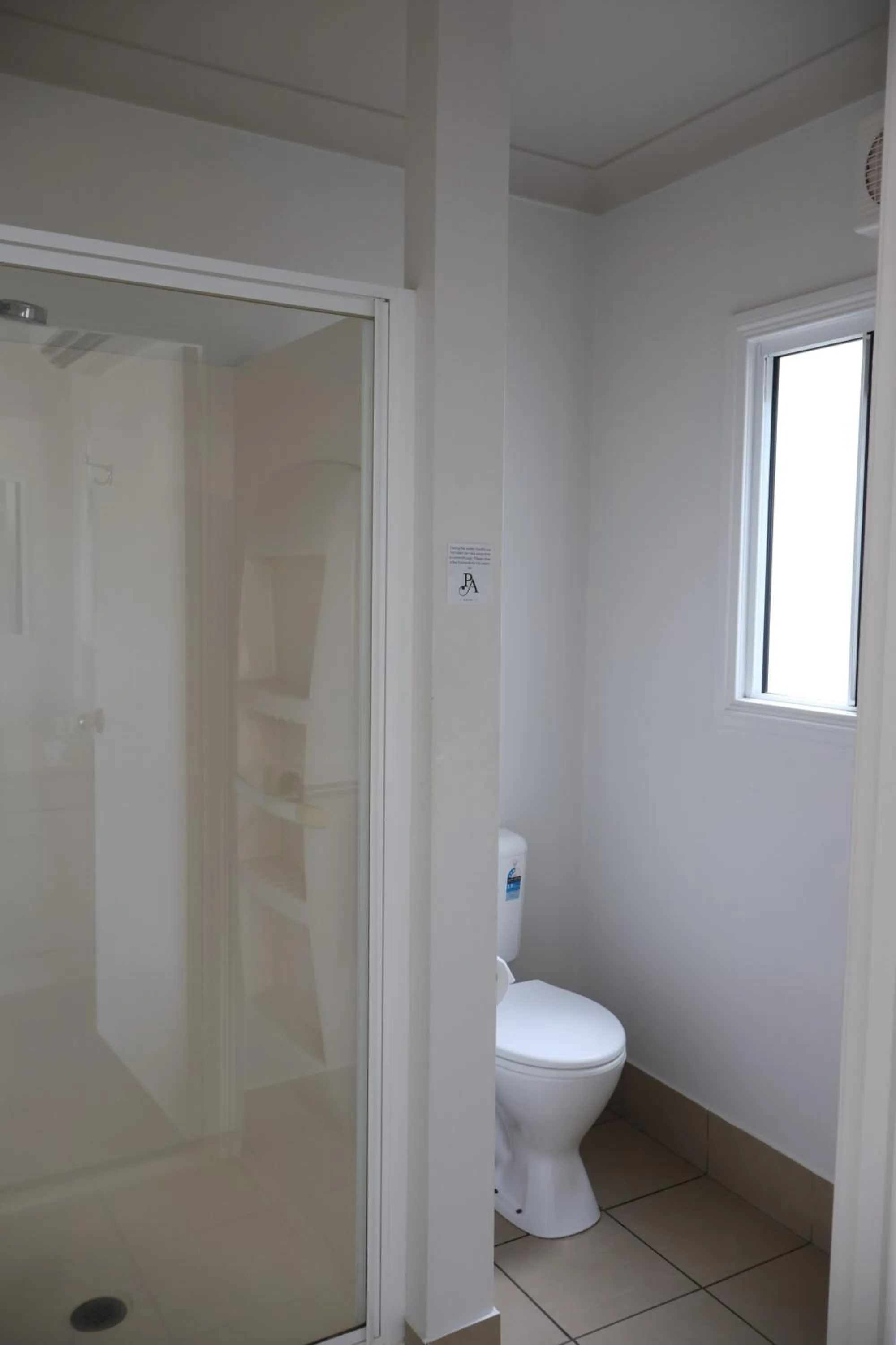 Bathroom in Park Avenue Hotel Motel