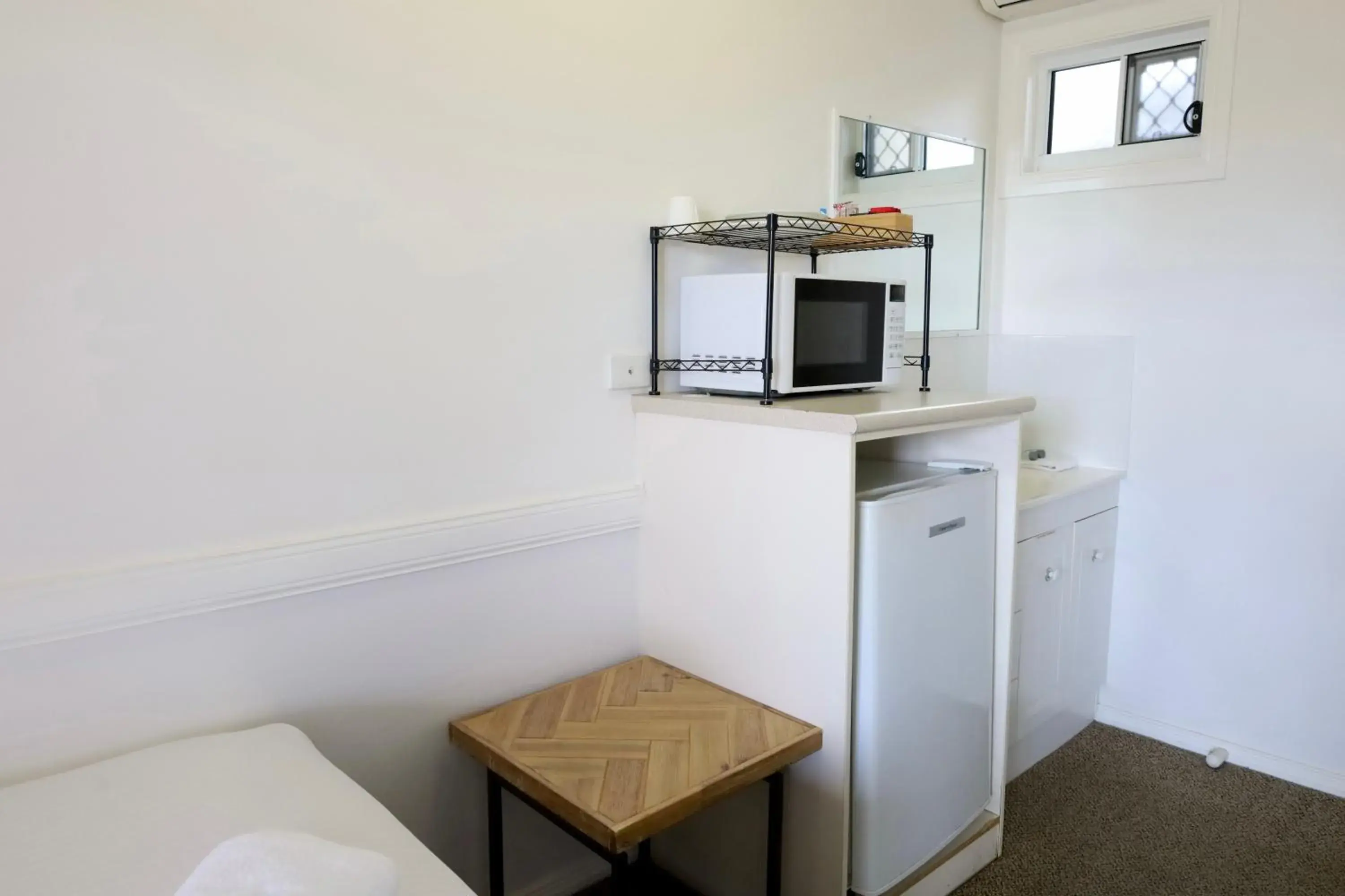 Single Room with Private Bathroom in Park Avenue Hotel Motel Single Room with Private Bathroom in Park Avenue Hotel Motel