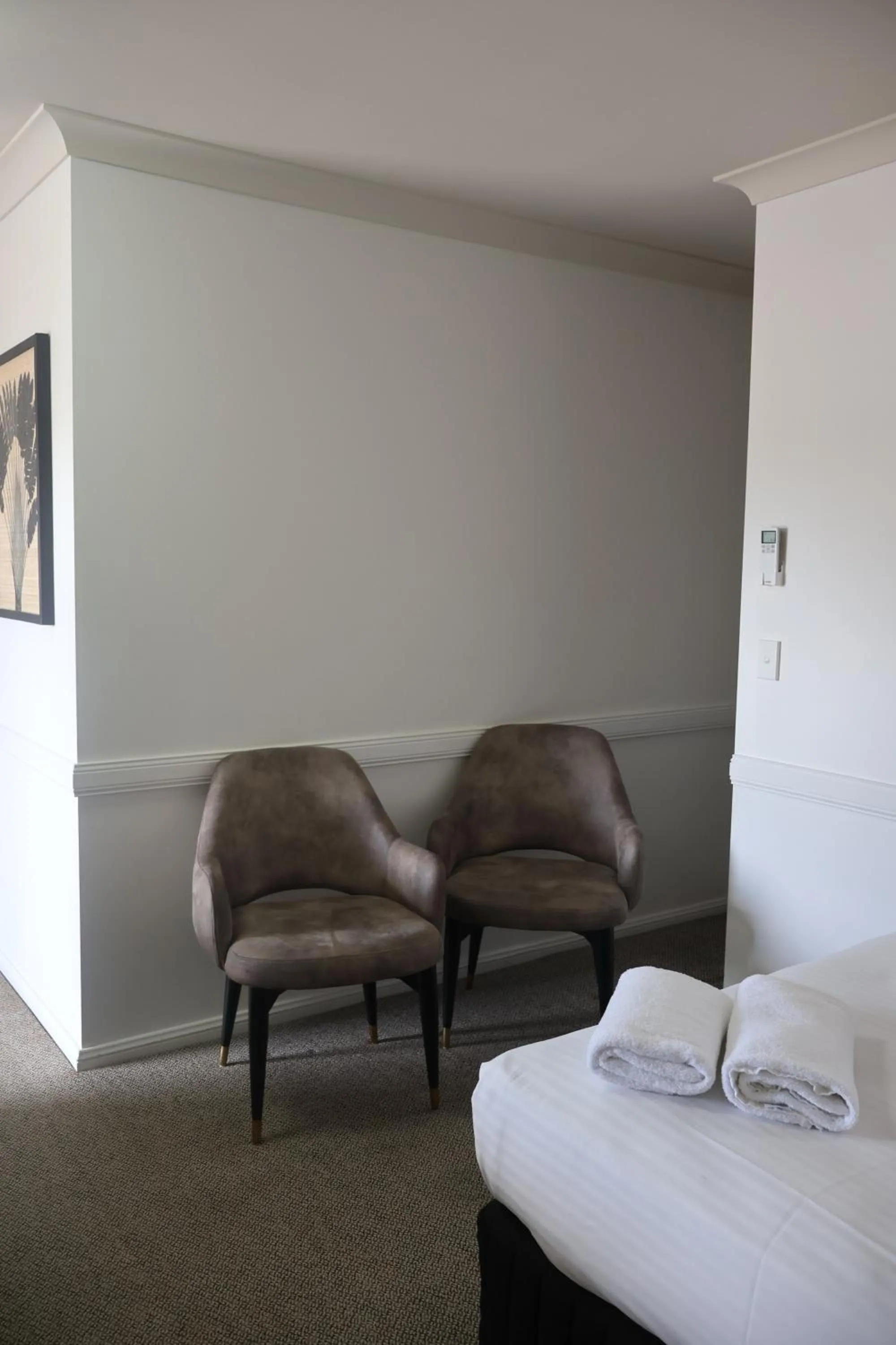 Seating area in Park Avenue Hotel Motel