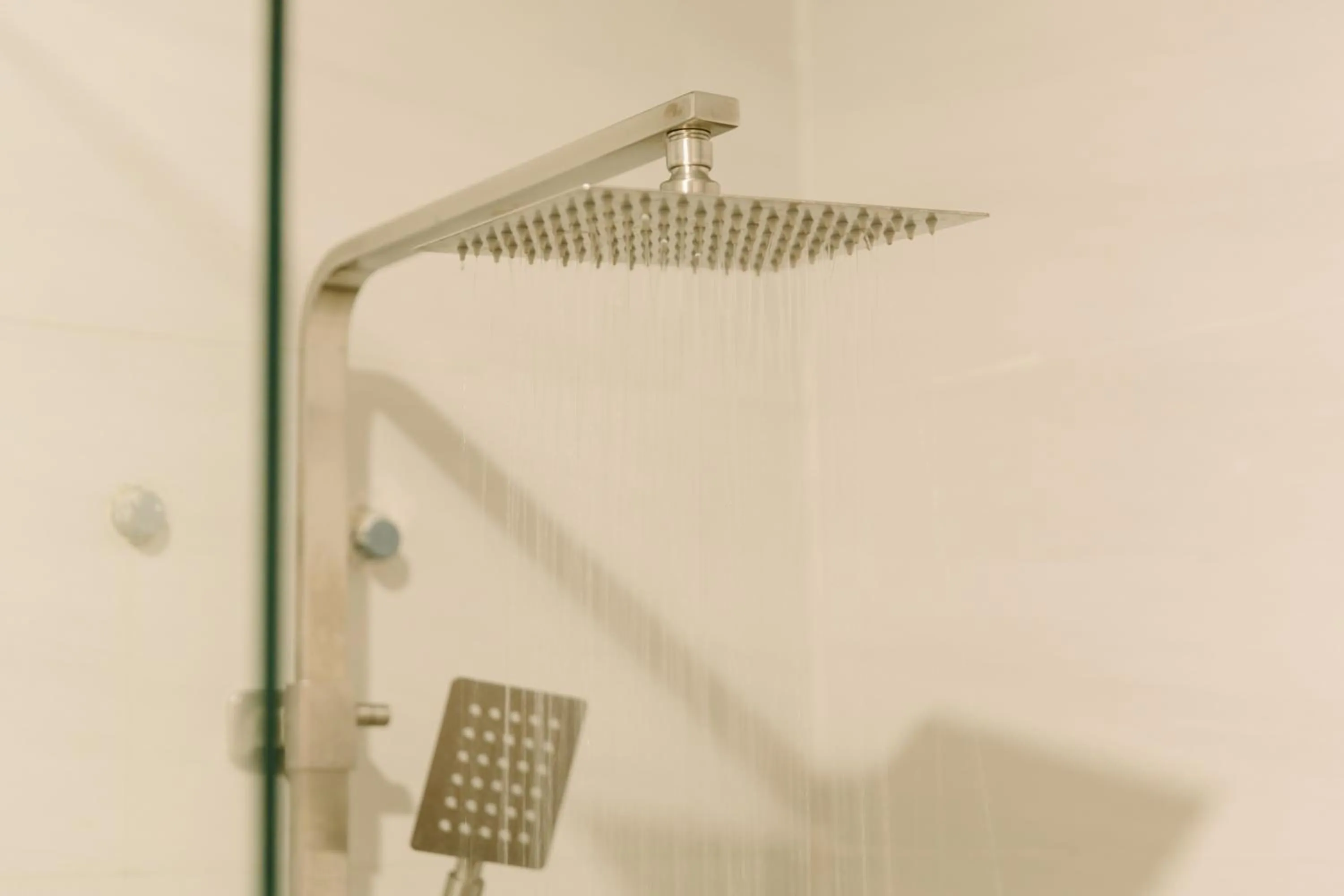 Shower in Minh Nhung Hotel