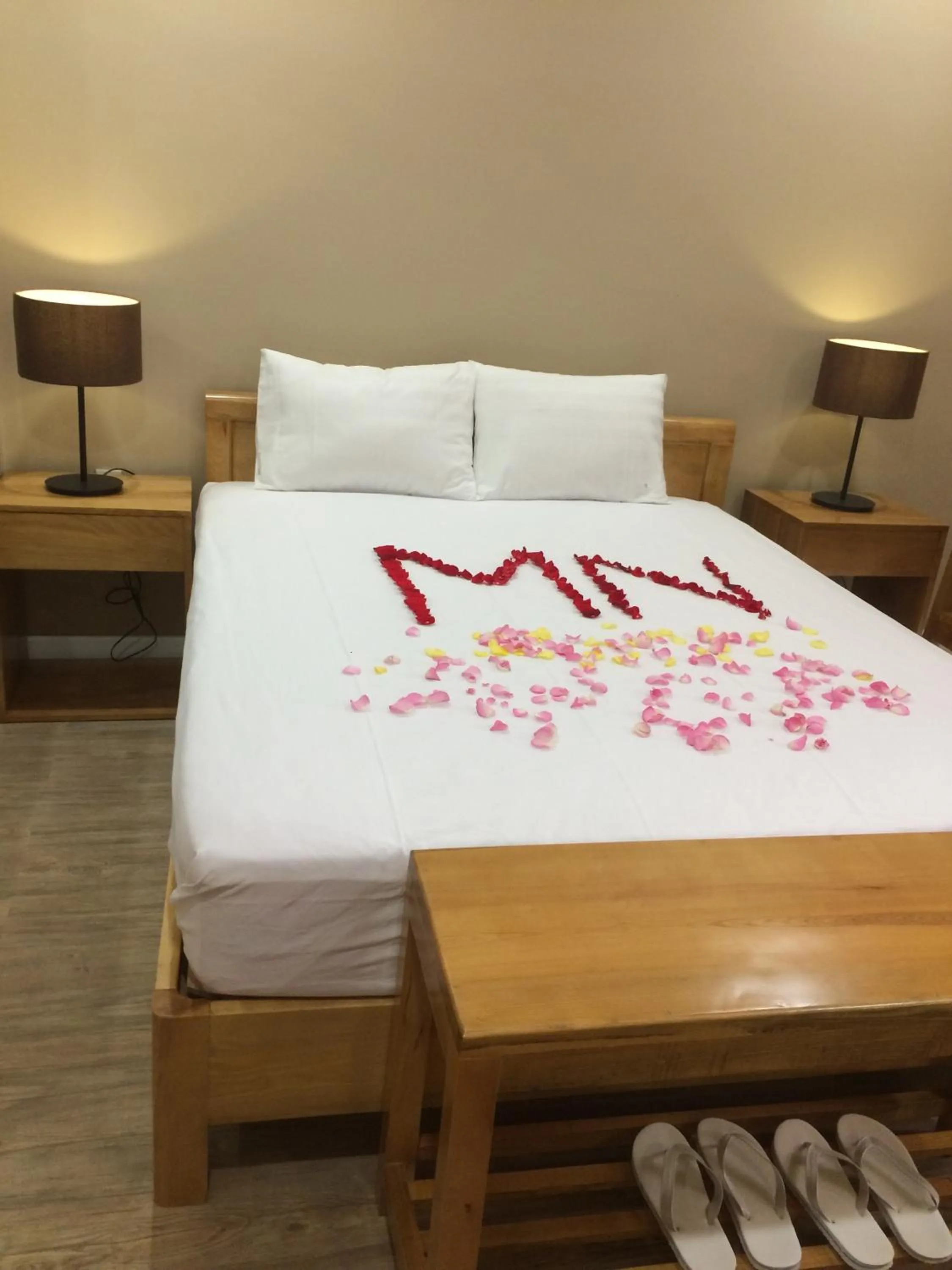 Bed in Minh Nhung Hotel