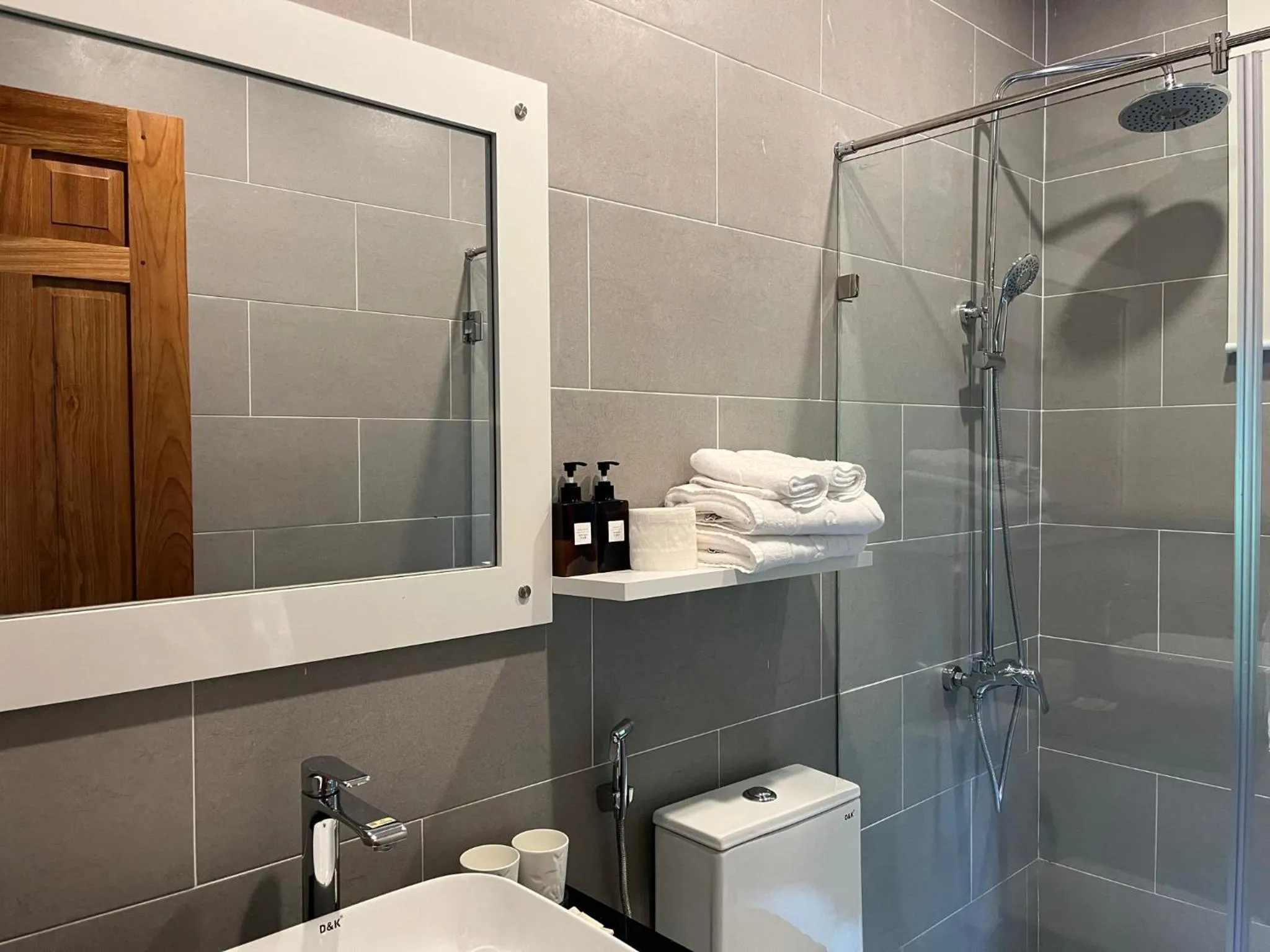 Shower in Hoang Loc Villa