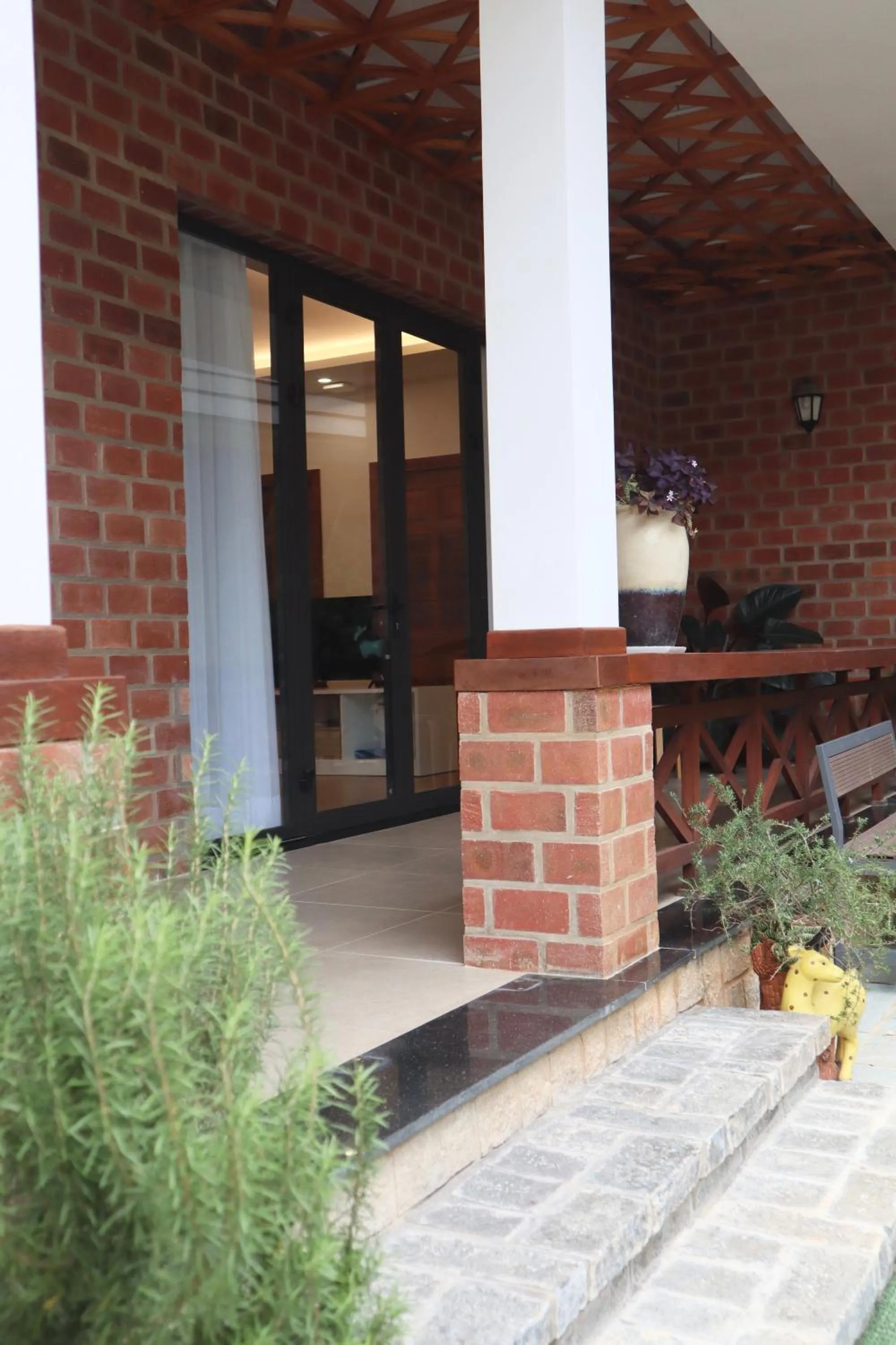 Facade/entrance in Hoang Loc Villa