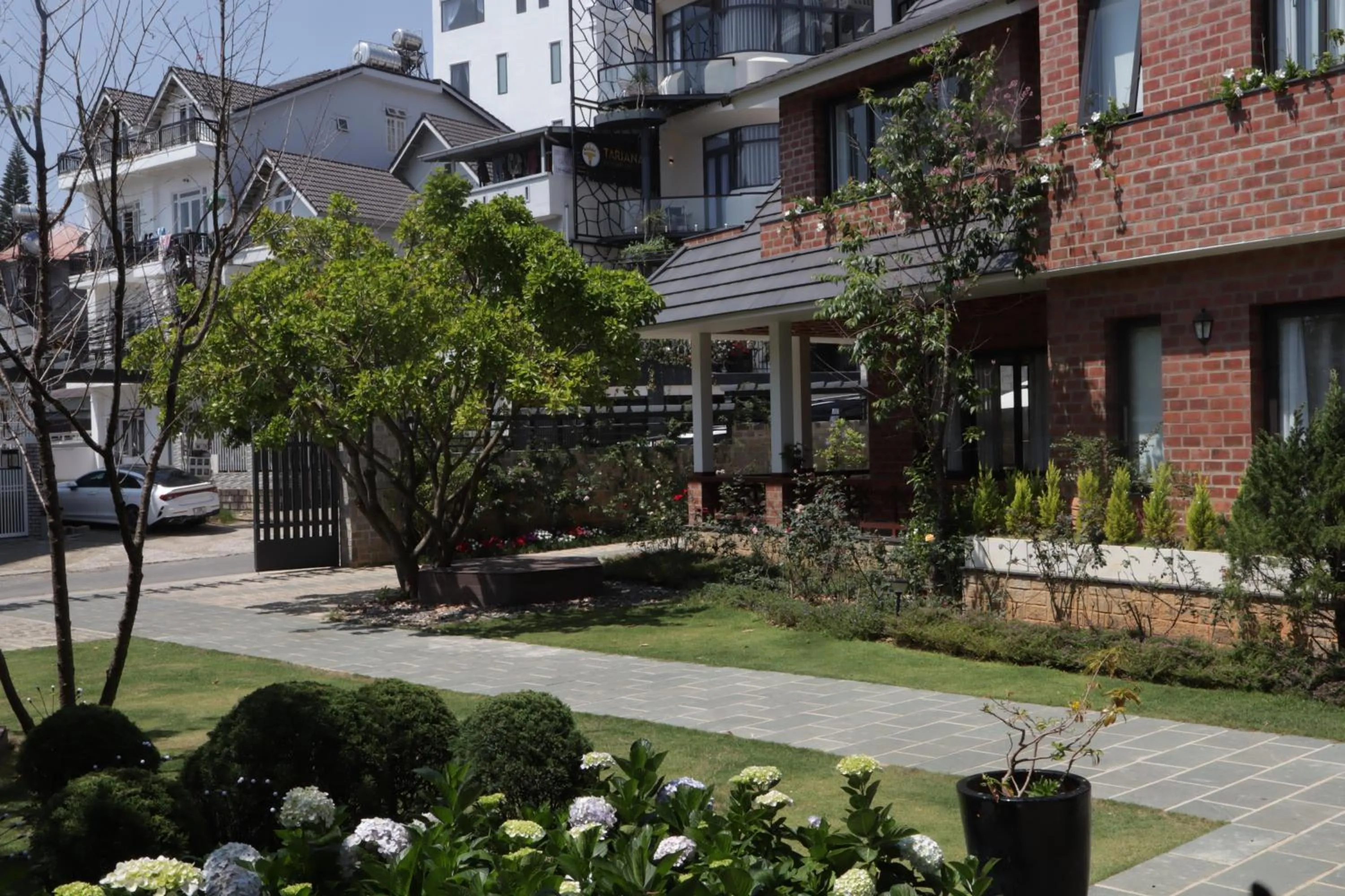 Property building in Hoang Loc Villa