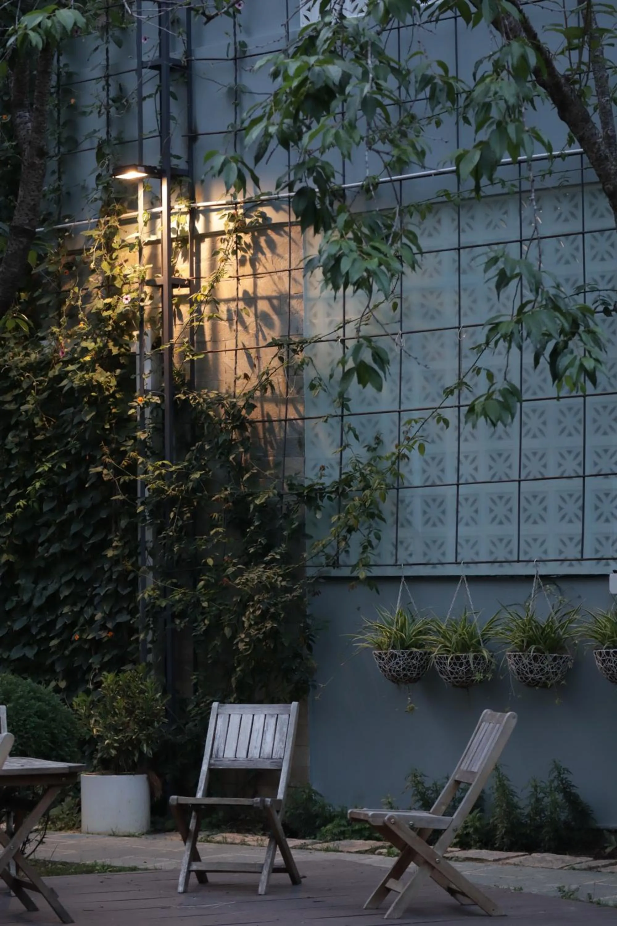 Night in Hoang Loc Villa