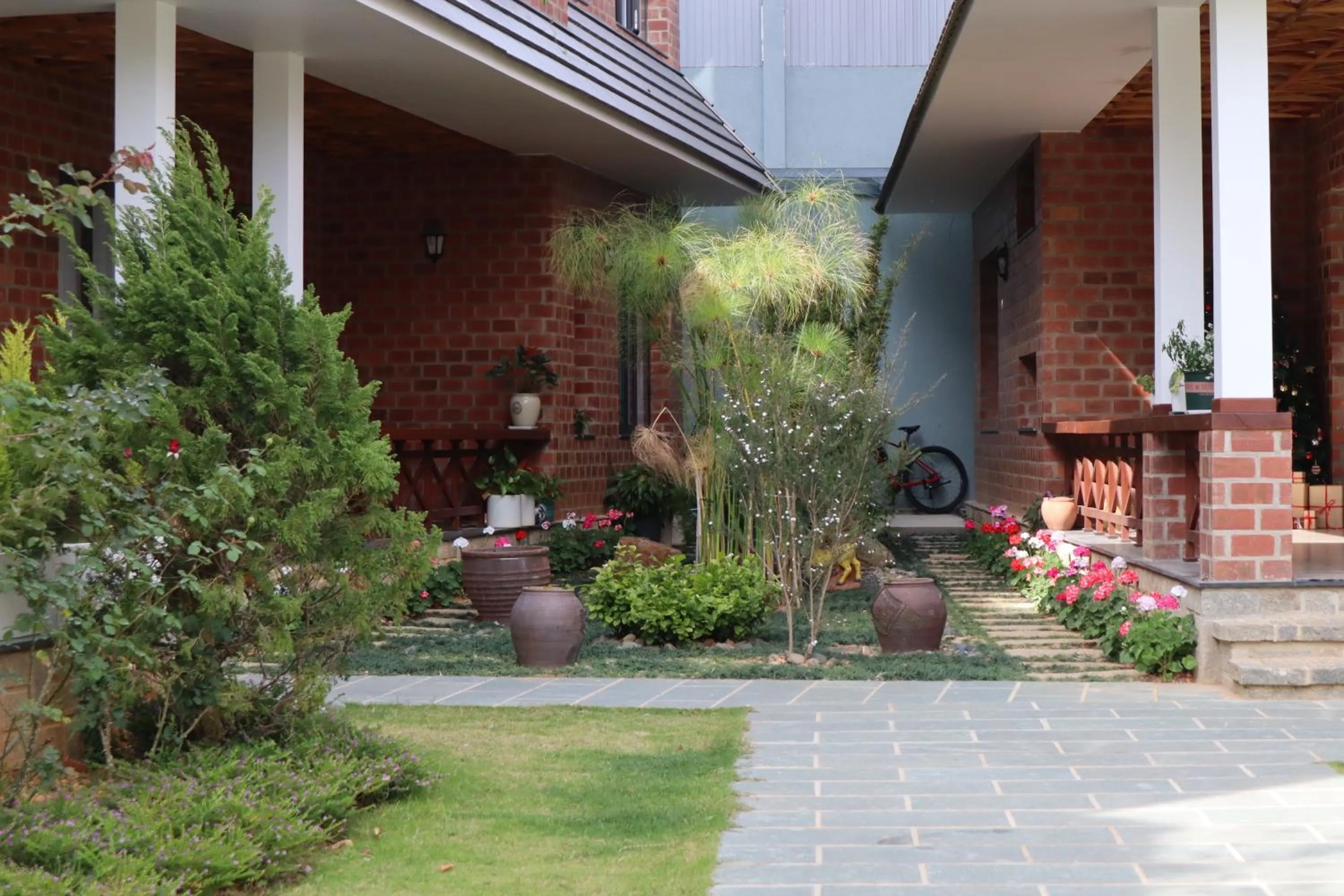 Day in Hoang Loc Villa