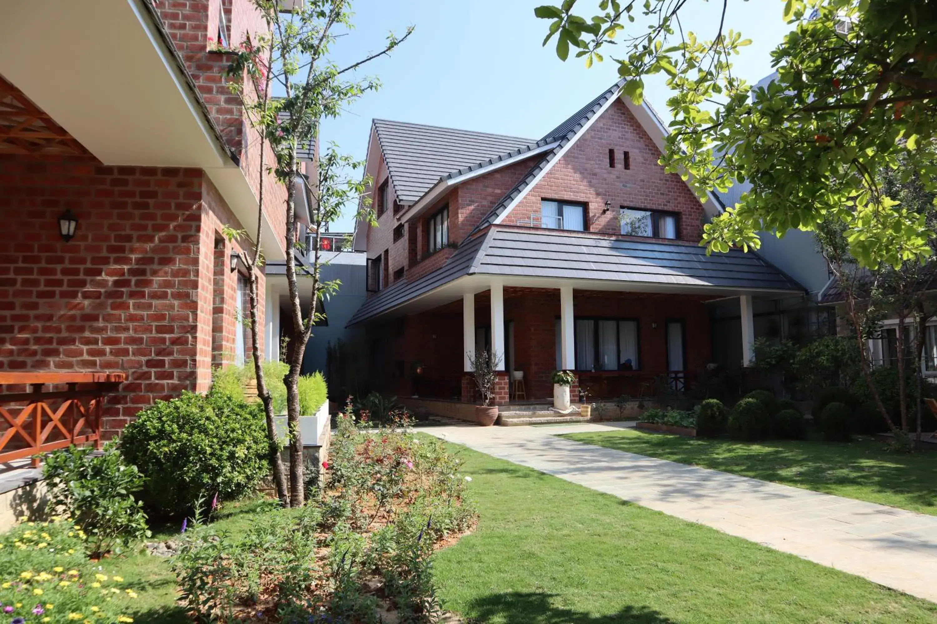 Property building in Hoang Loc Villa Property building in Hoang Loc Villa