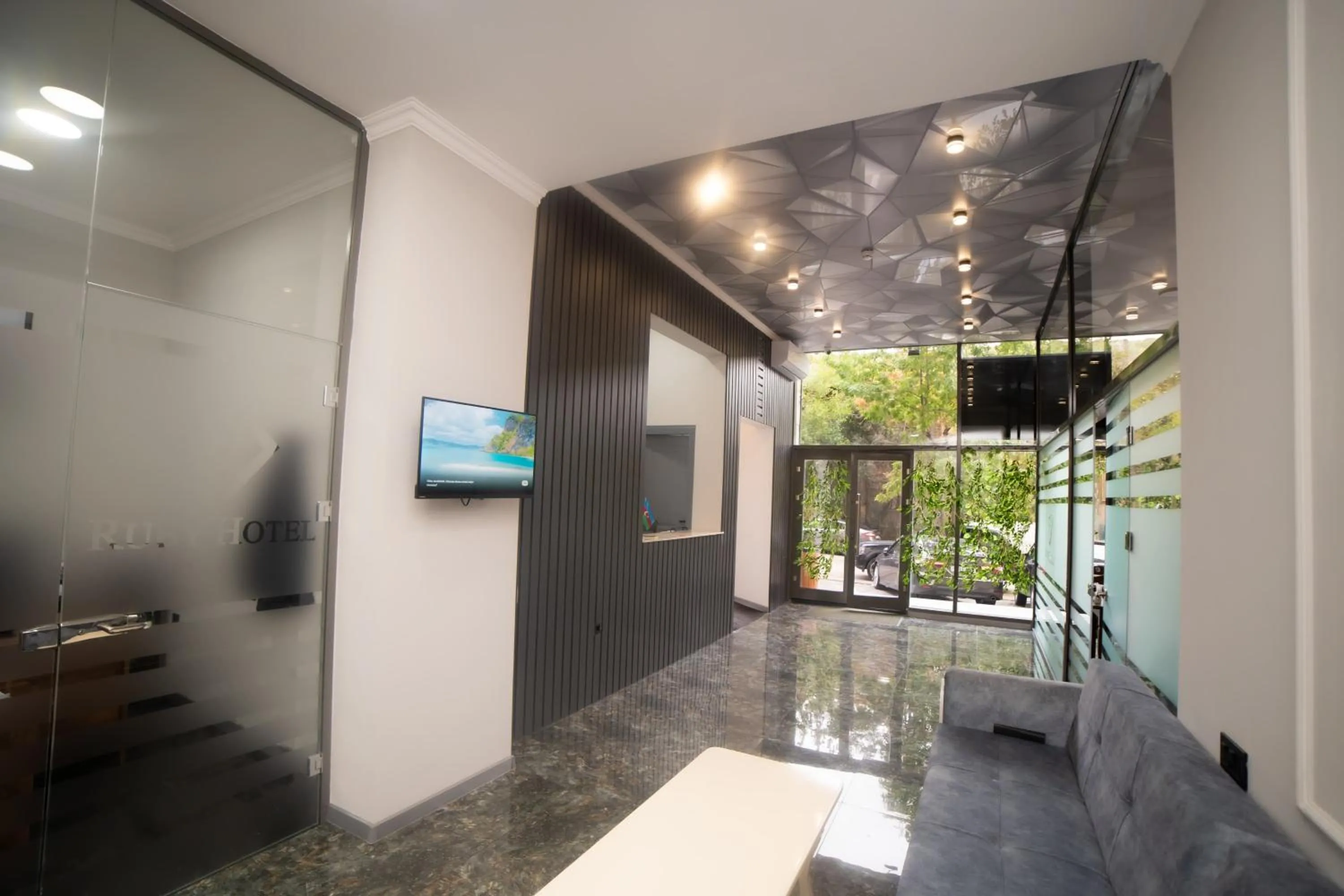 Communal lounge/ TV room in Will Hotel Baku