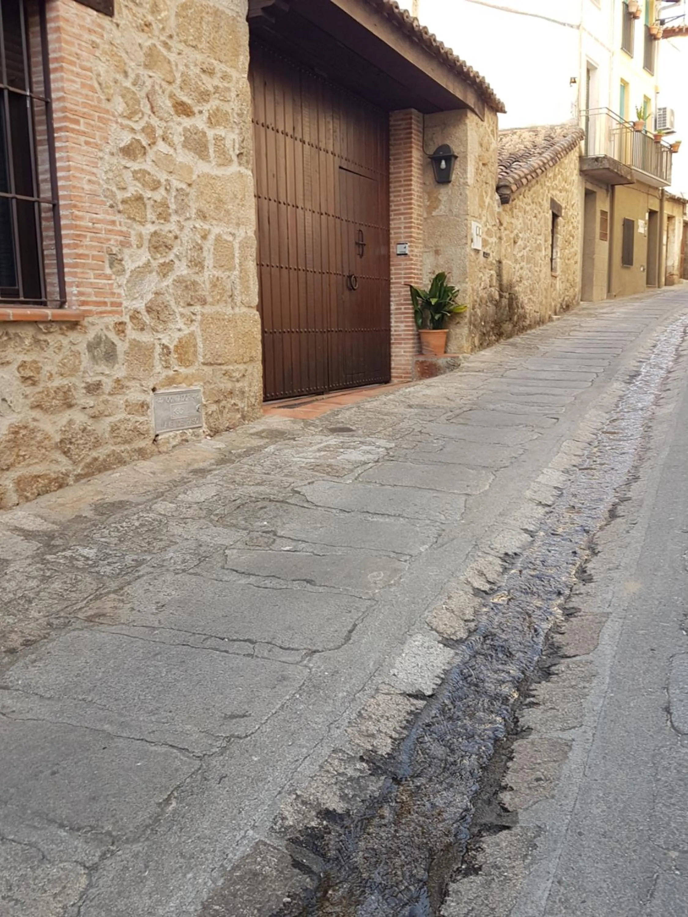 Facade/entrance in El Atalanto