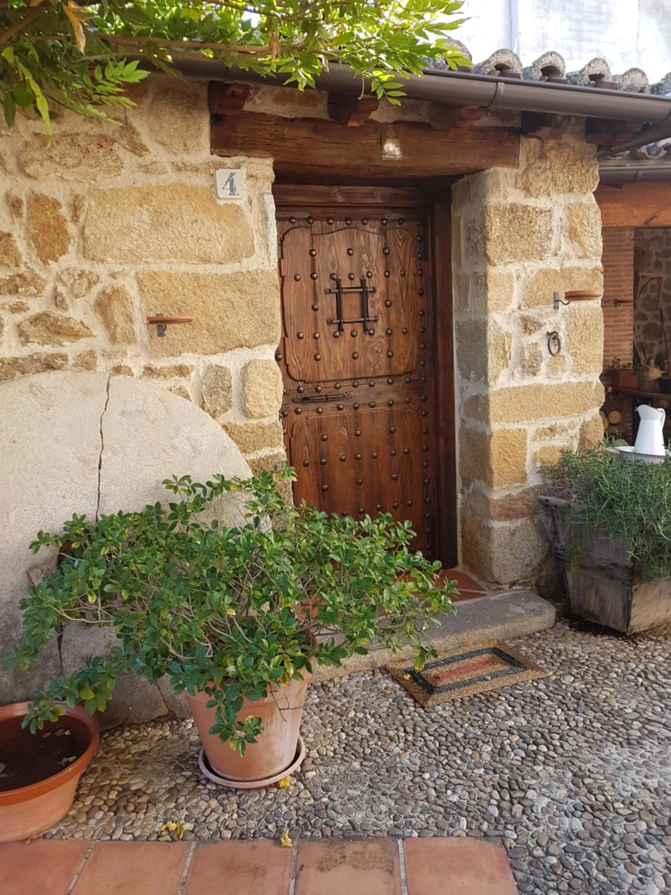 Facade/entrance in El Atalanto