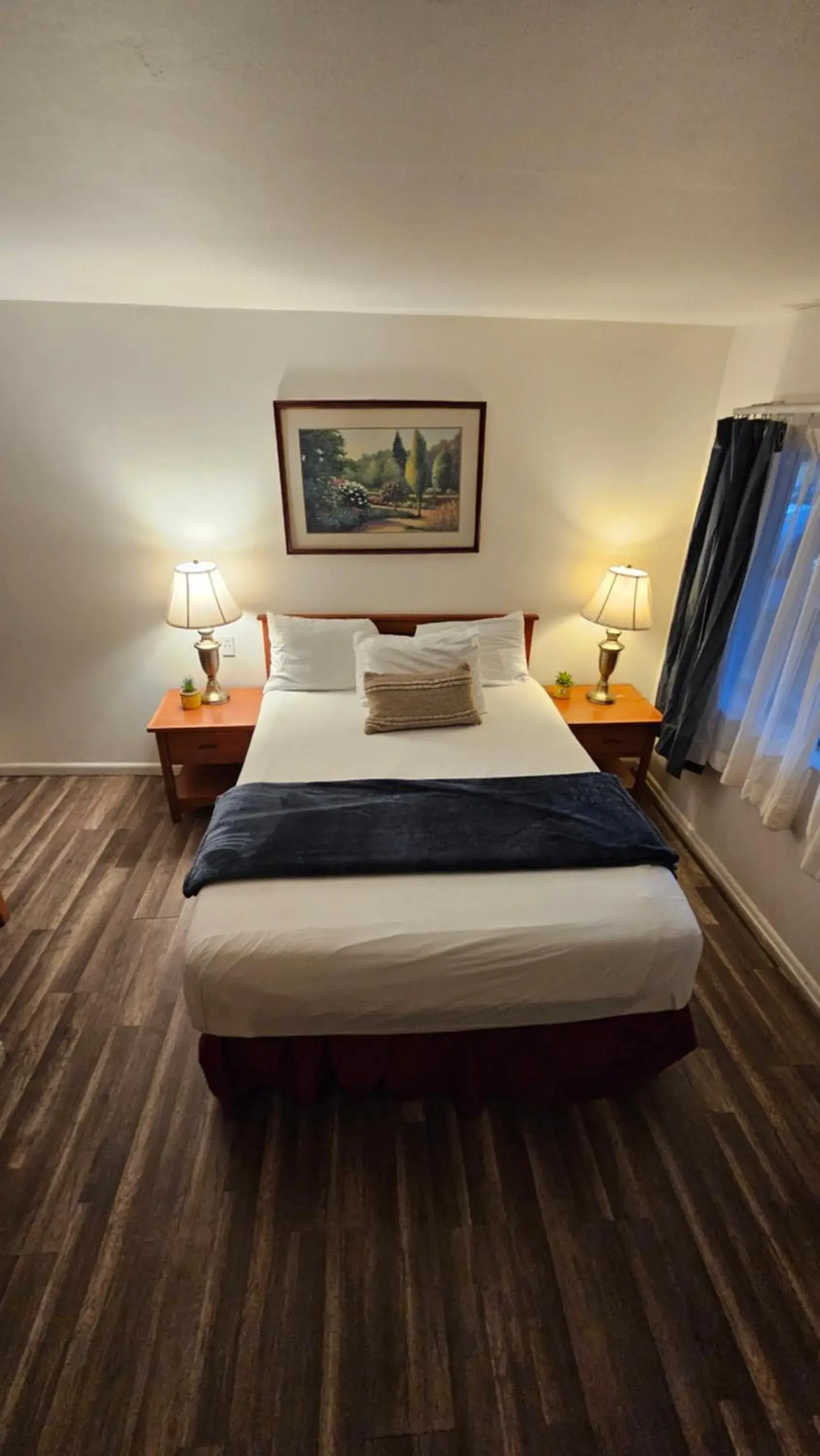 Quadruple Room with Bathroom in cedarlodge motel dunsmuir ca Quadruple Room with Bathroom in cedarlodge motel dunsmuir ca