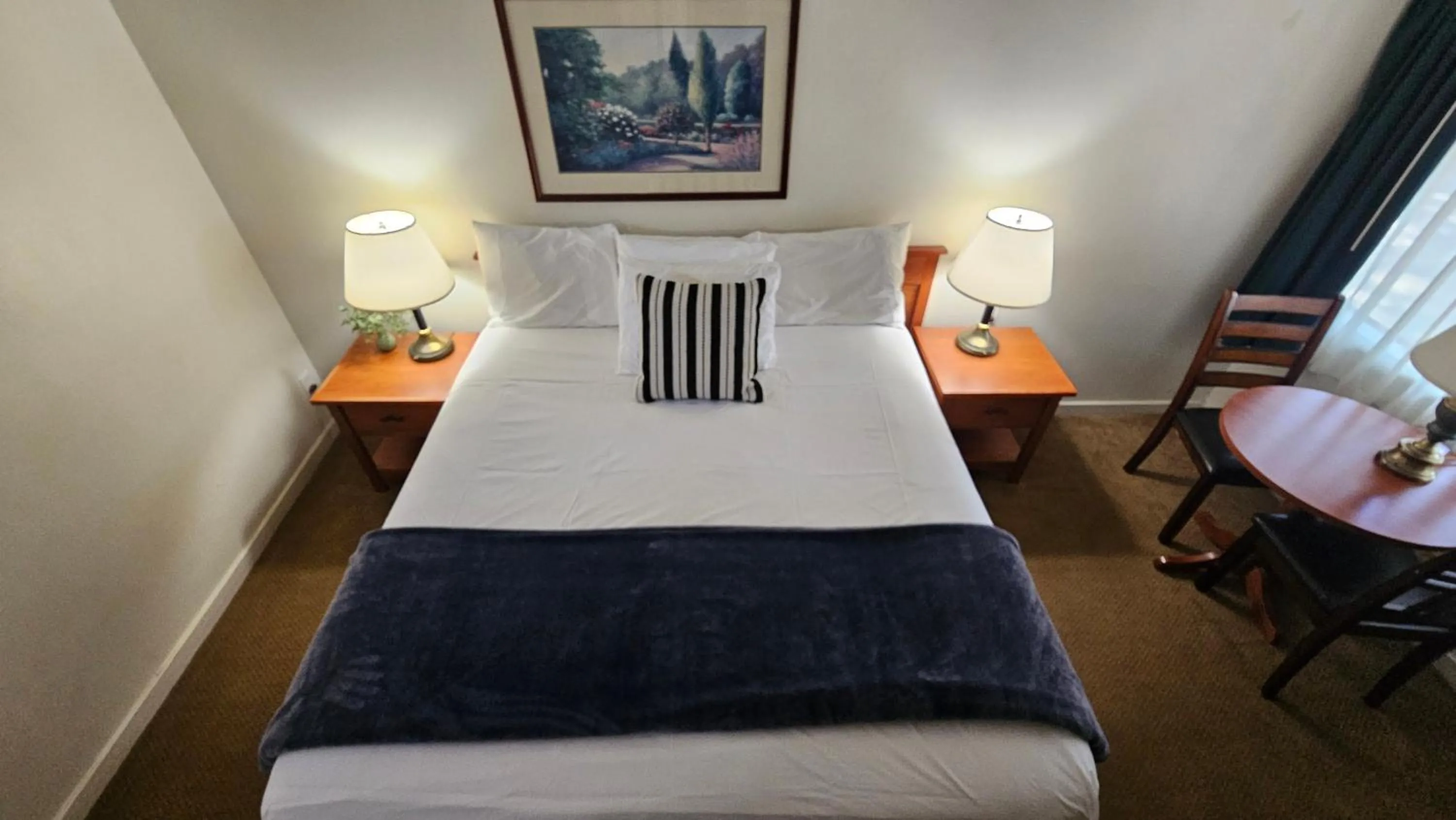 King Room - single occupancy in cedarlodge motel dunsmuir ca