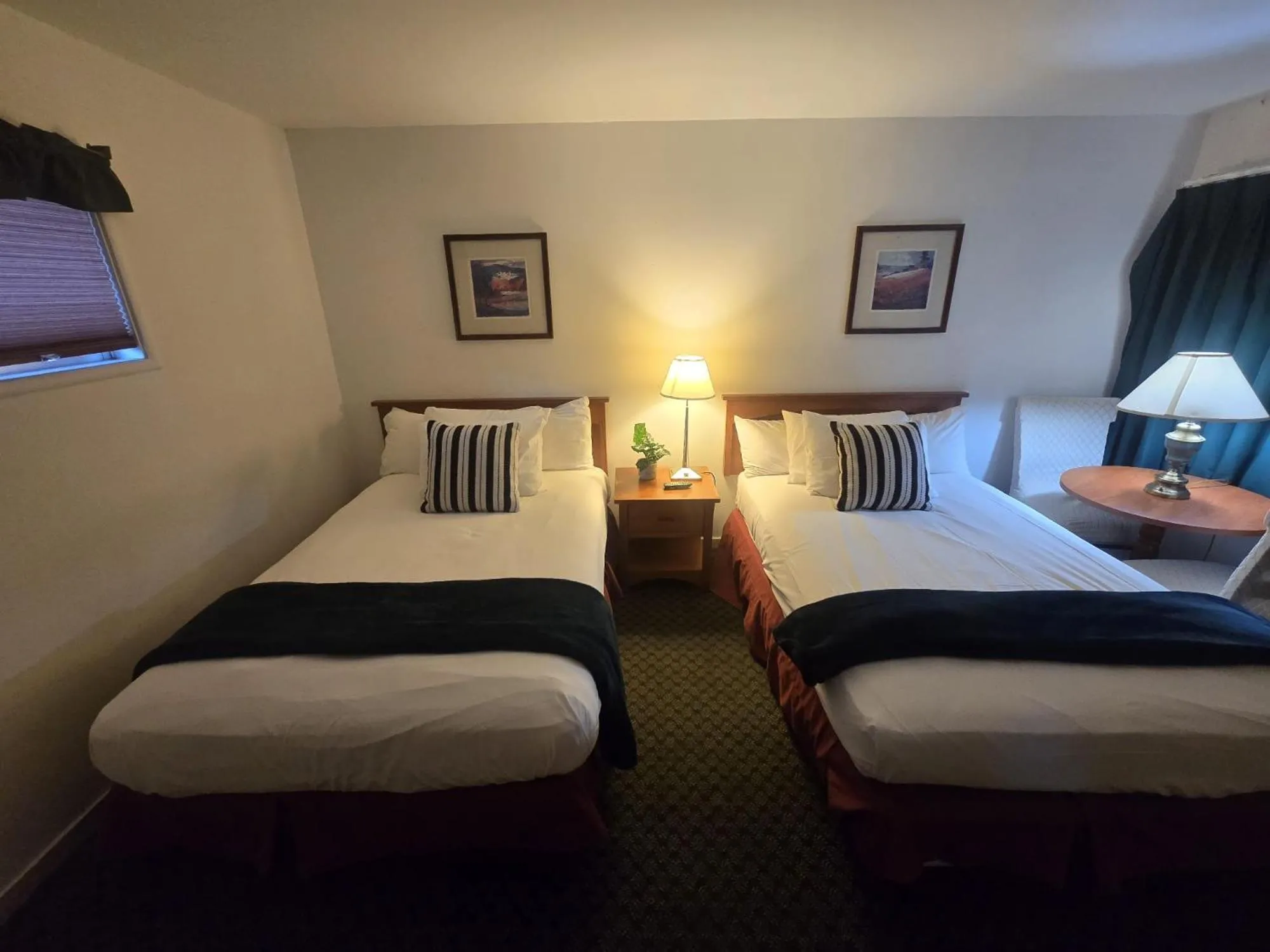 Double Room with Private Bathroom - single occupancy in cedarlodge motel dunsmuir ca
