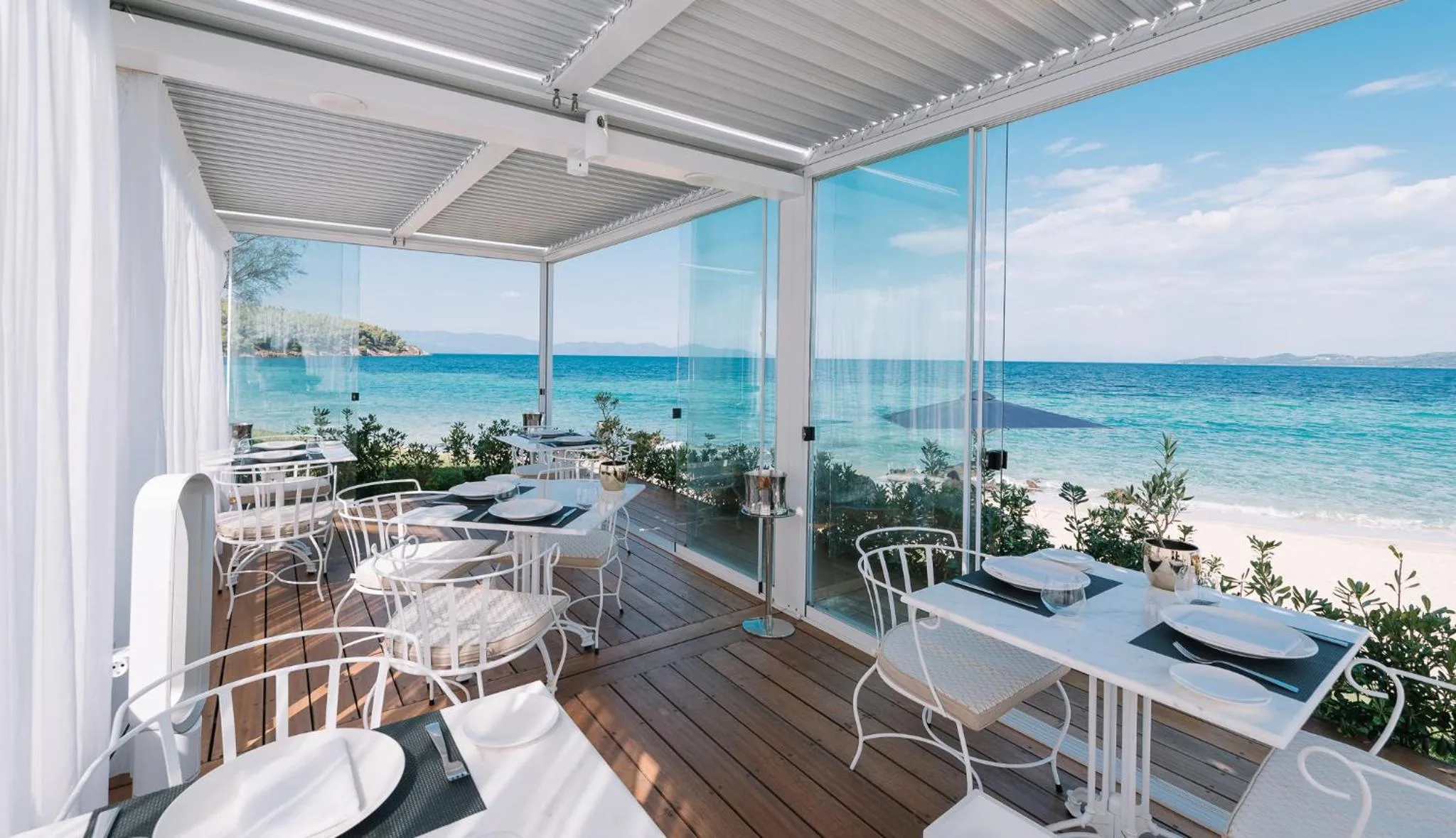 Restaurant/places to eat in Avaton Luxury Beach Resort - Relais & Chateaux