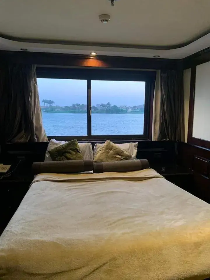 Bed in nile cruise king boat Bed in nile cruise king boat