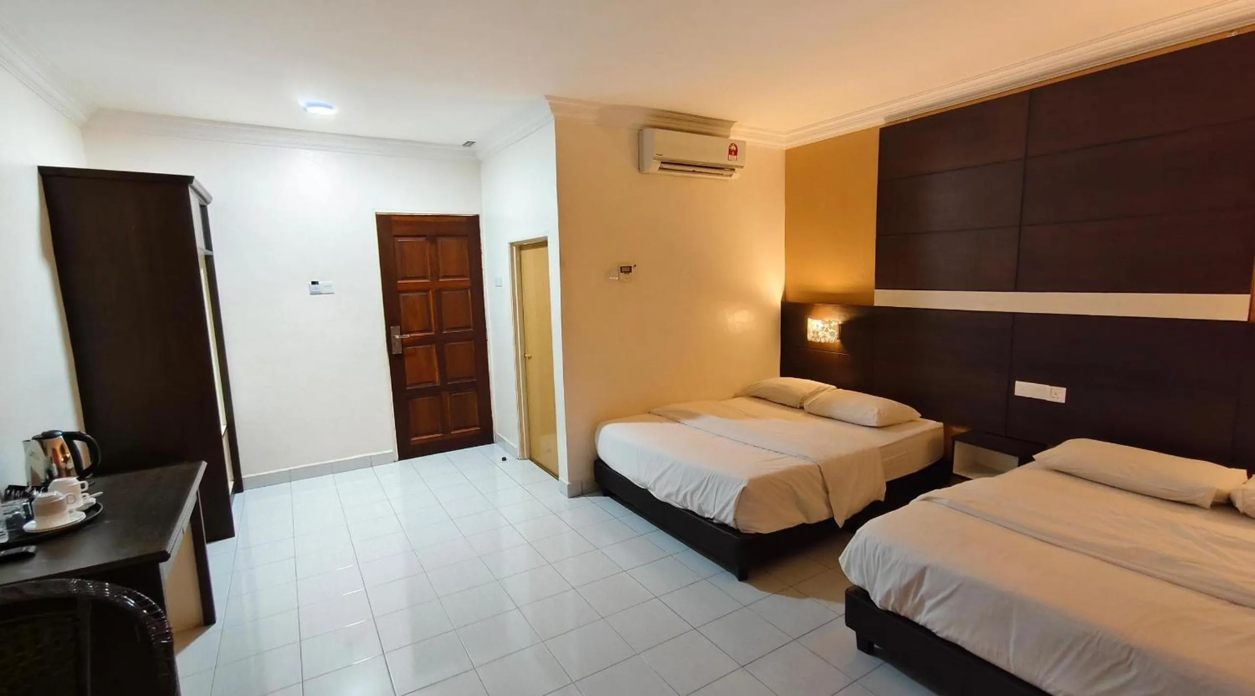 Photo of the whole room, Bed in Casa Idaman Motel Langkawi