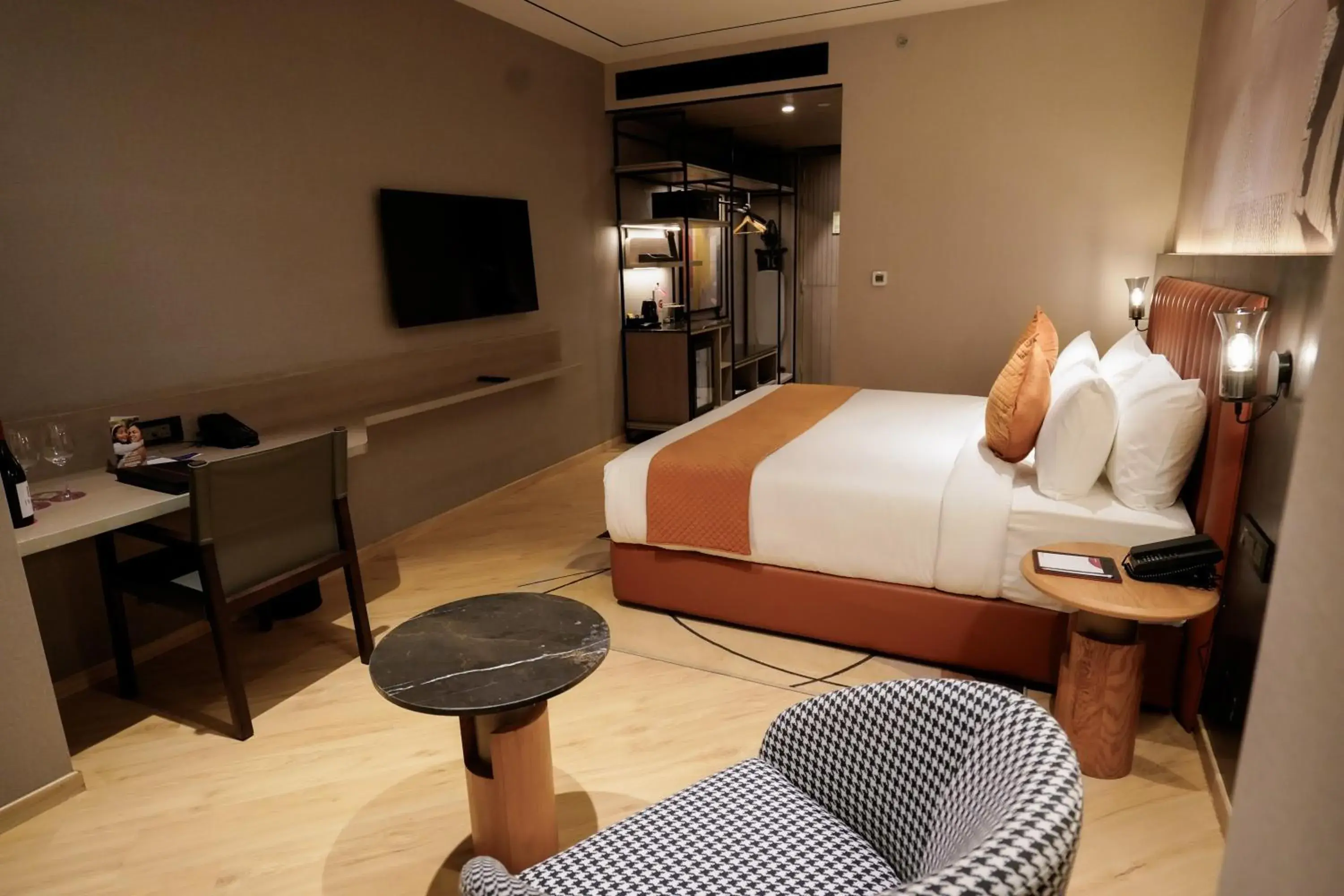 Photo of the whole room, Bed in Ramada Encore by Wyndham Chandigarh Zirakpur Photo of the whole room, Bed in Ramada Encore by Wyndham Chandigarh Zirakpur