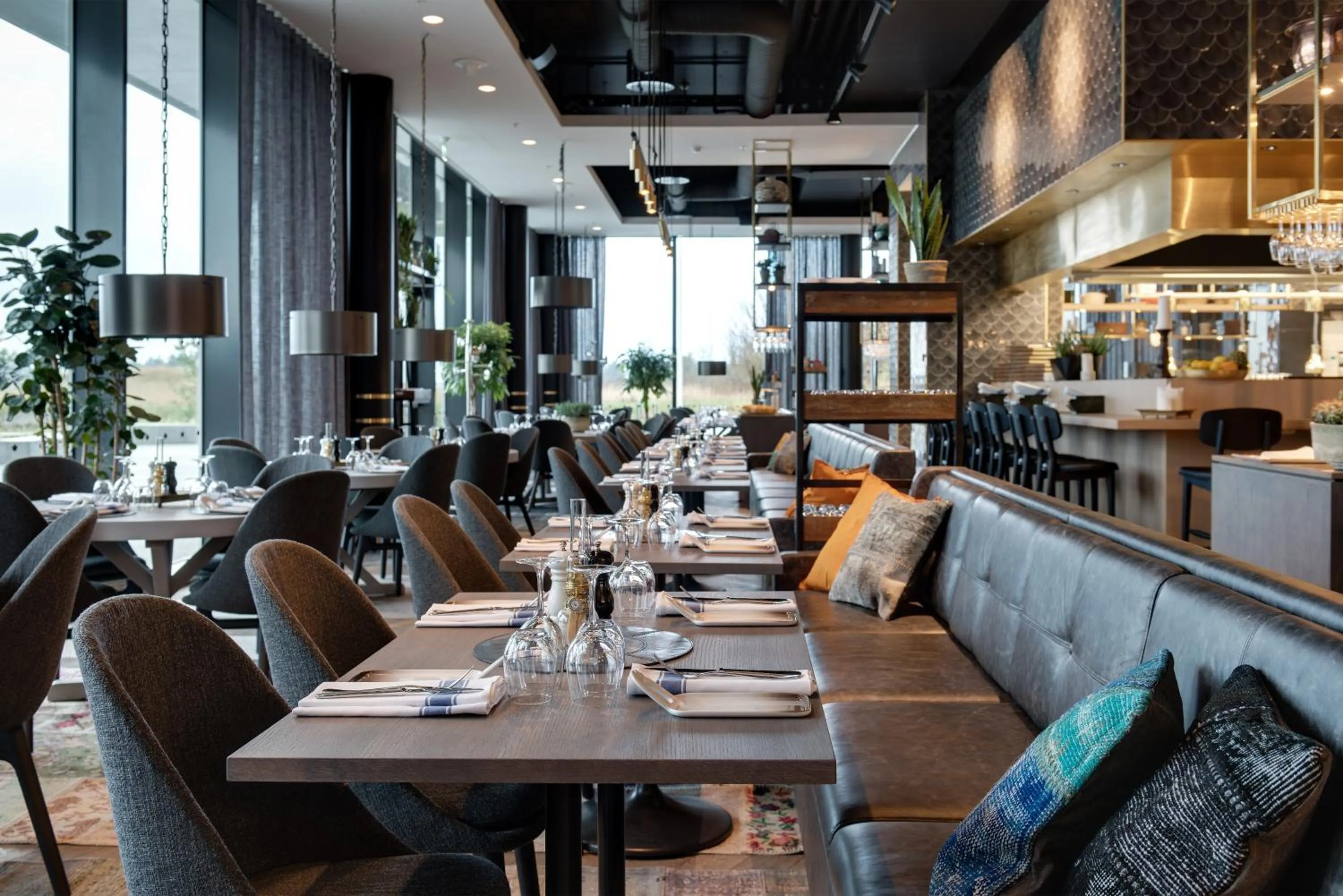 Restaurant/places to eat in Clarion Hotel Air