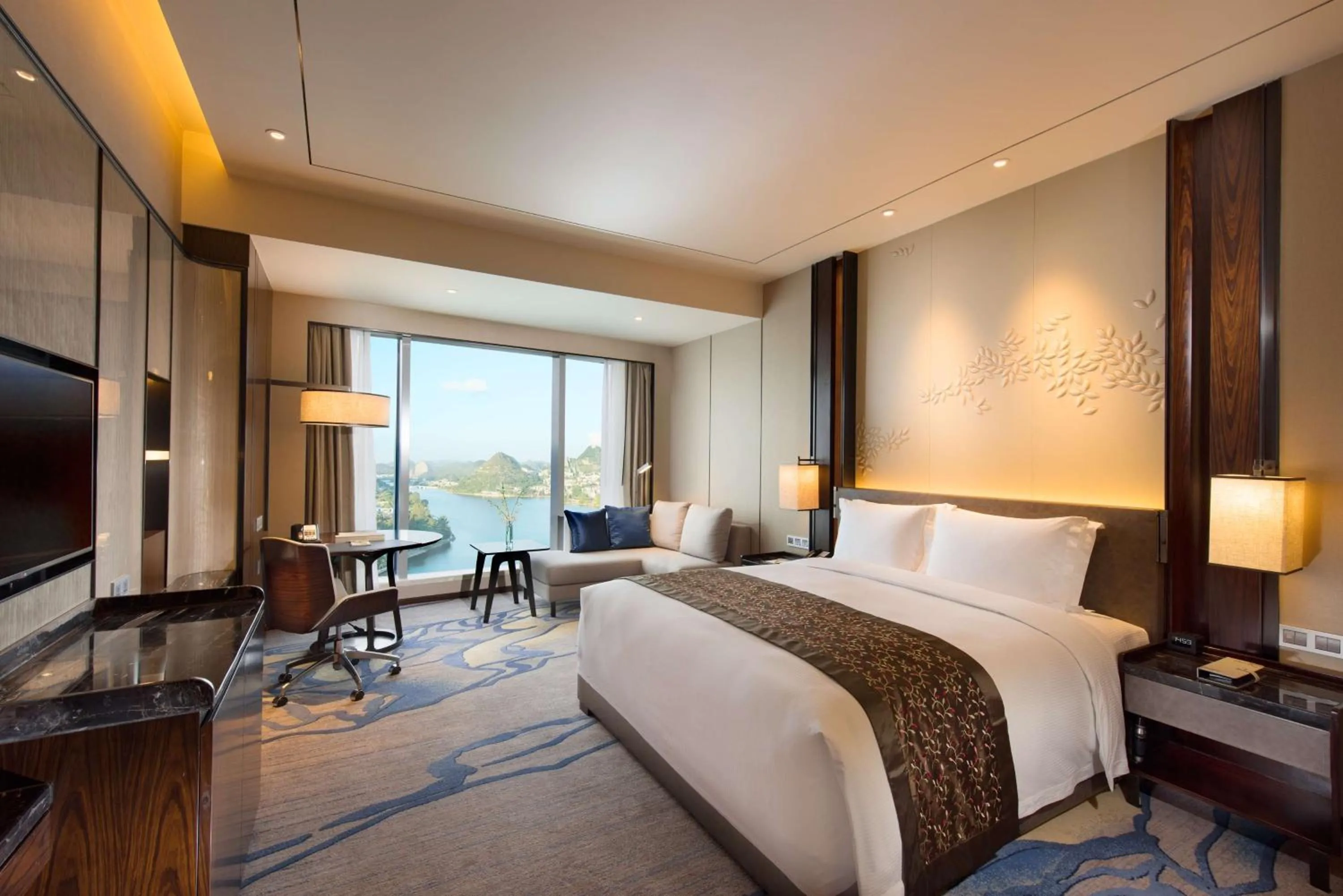 Bedroom, Bed in DoubleTree by Hilton Hotel Anshun