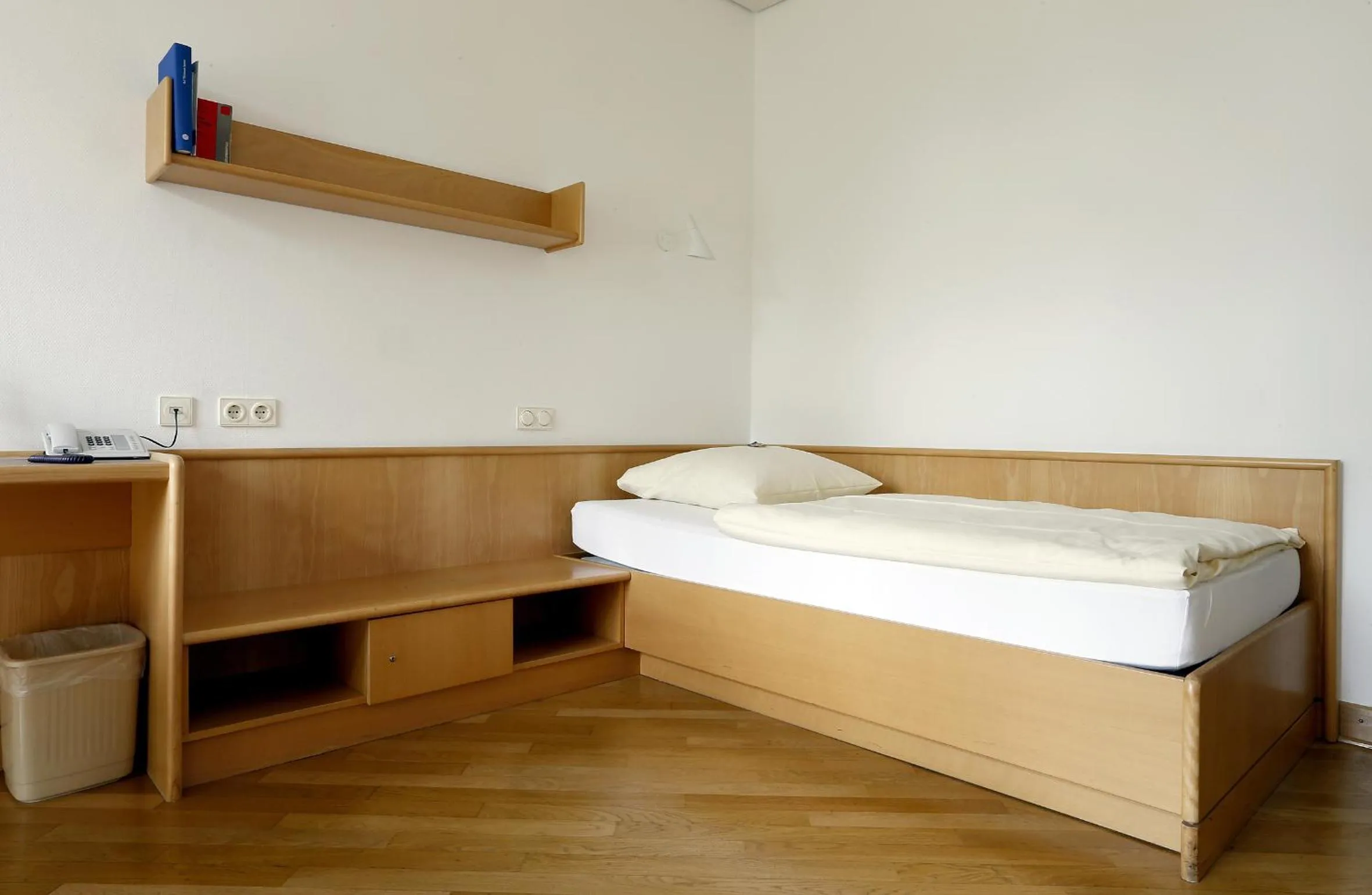 Bedroom, Bed in Tagungs- und Bildungszentrum Steinbach/Taunus