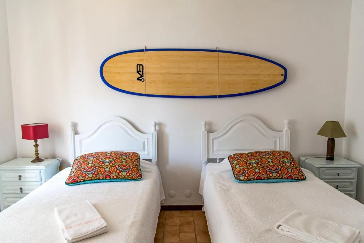 Bed in Moby Dick Lodge Cascais