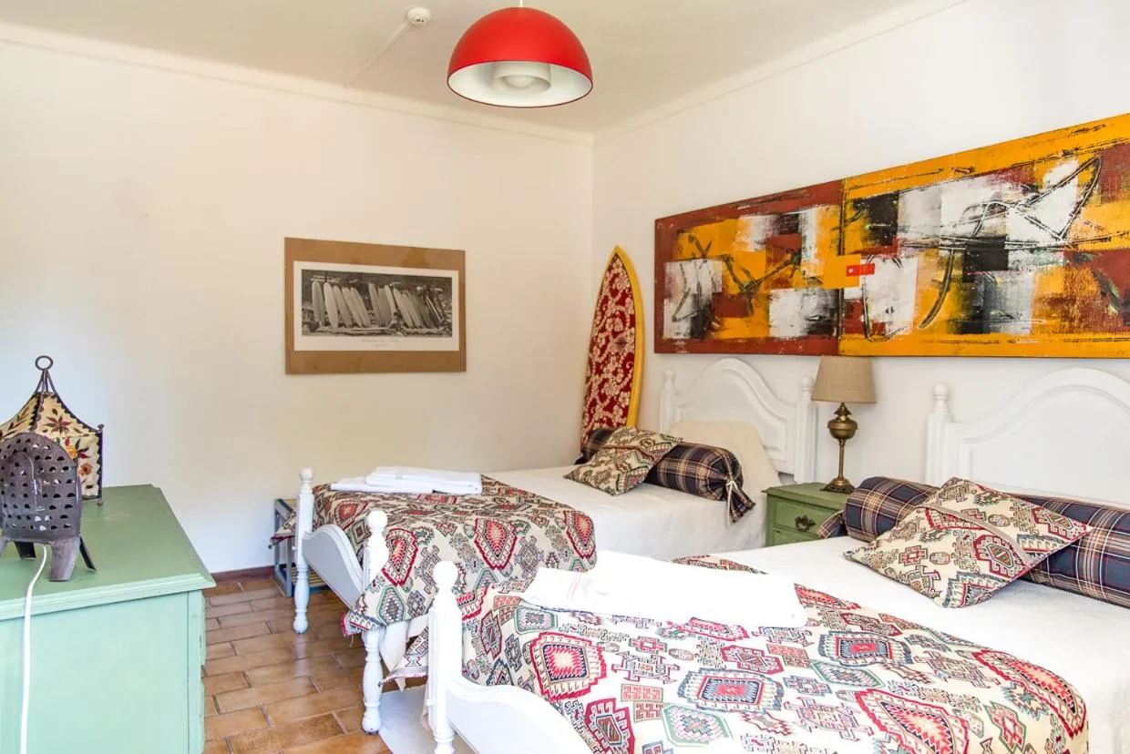 Photo of the whole room, Bed in Moby Dick Lodge Cascais