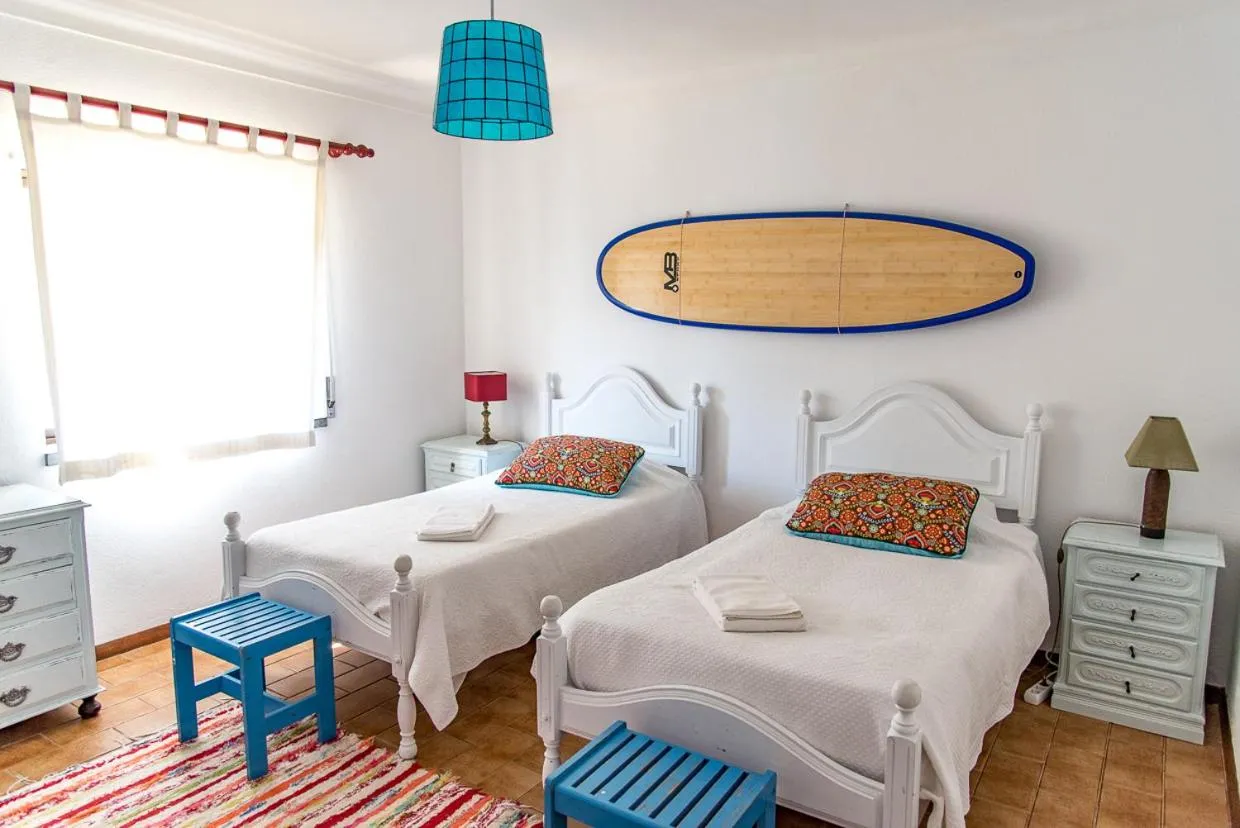 Day, Bed in Moby Dick Lodge Cascais