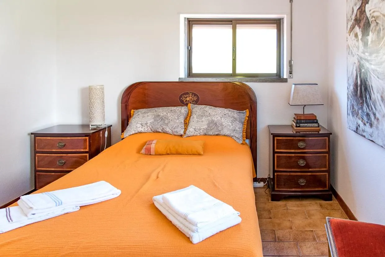 Day, Bed in Moby Dick Lodge Cascais