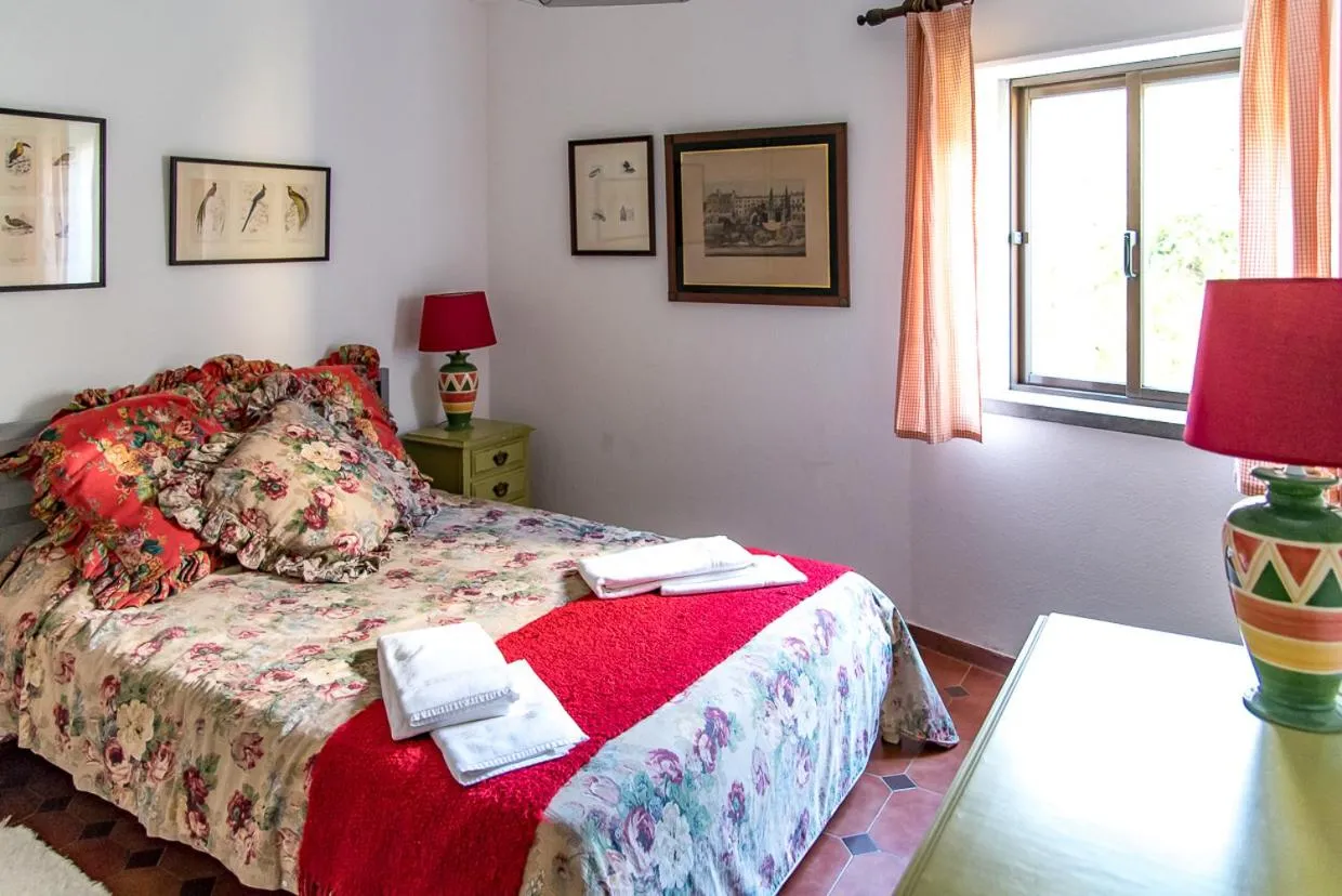 Day, Bed in Moby Dick Lodge Cascais