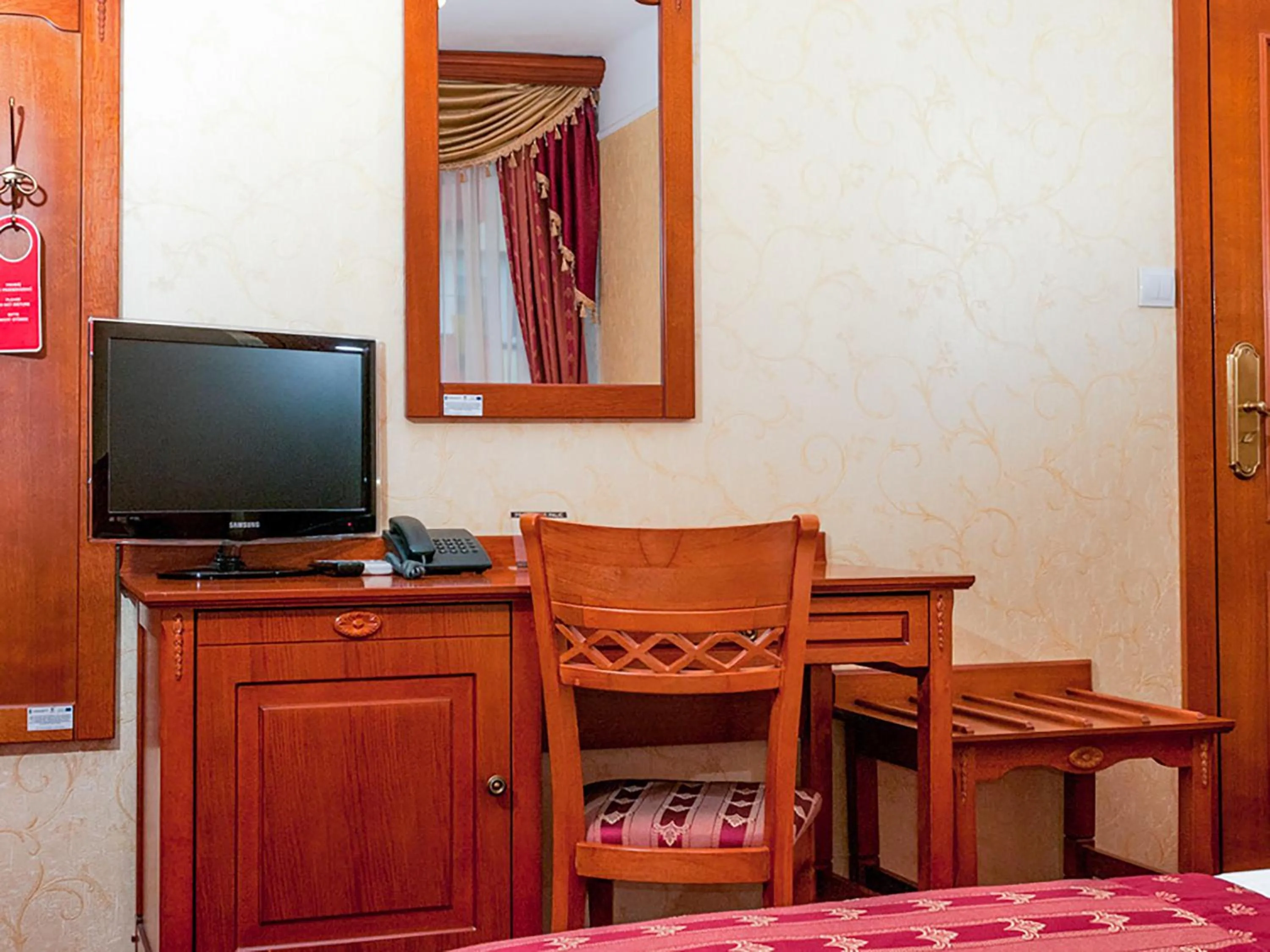 TV and multimedia in Hotel Korona