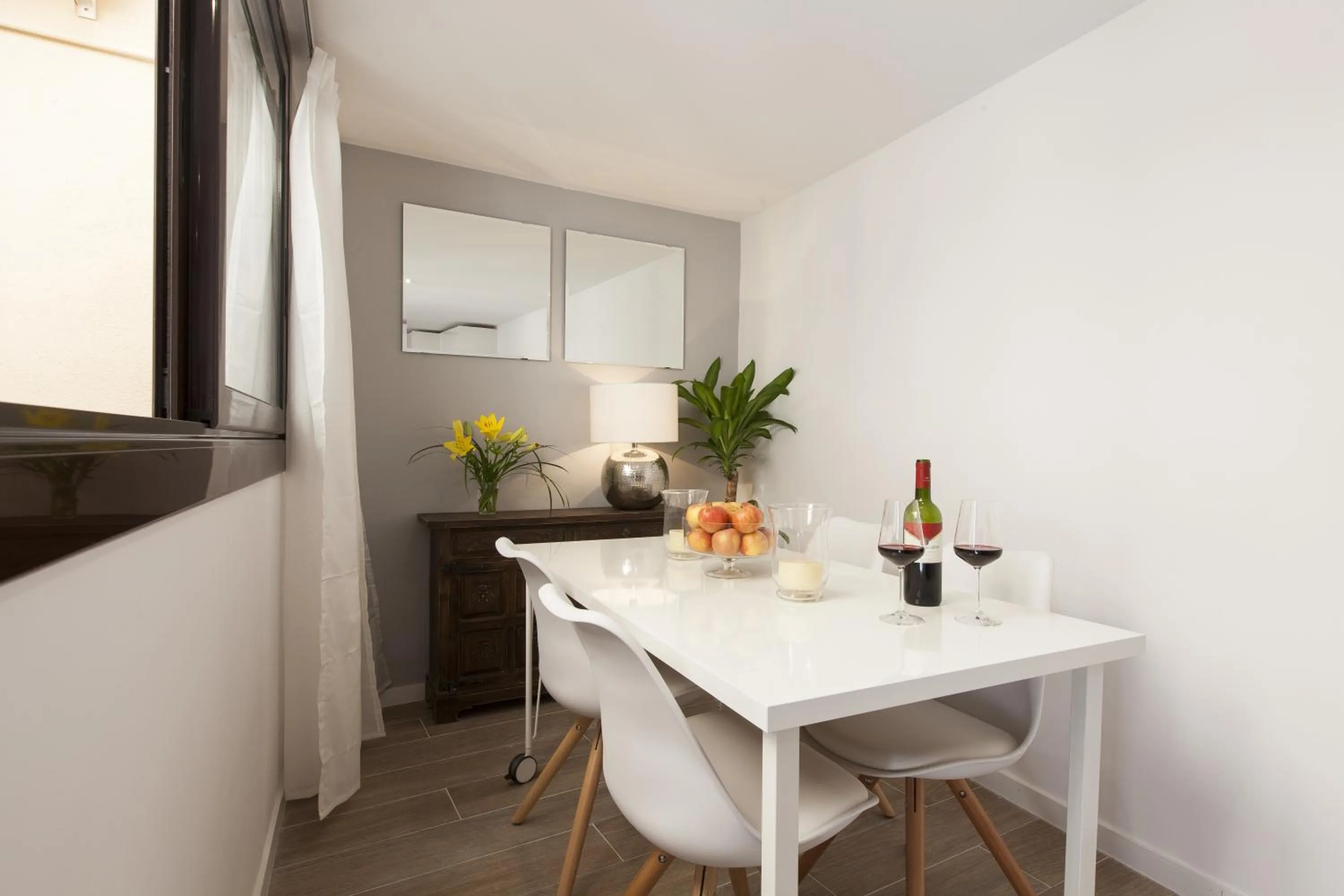 Food and drinks in Aspasios Charming Flats