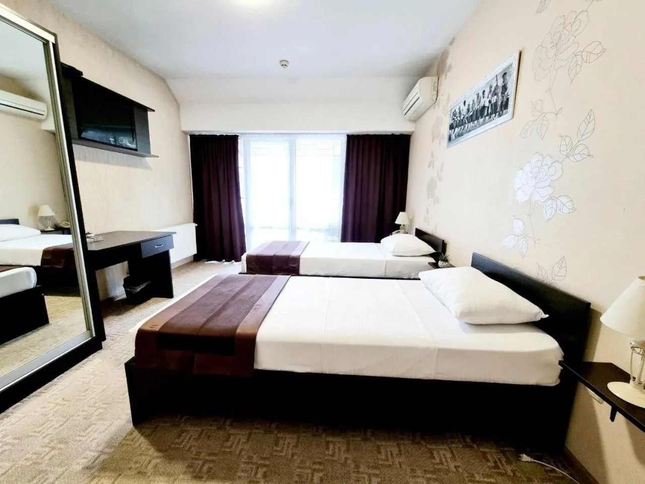 TV and multimedia, Bed in TipTop Hotel CITY CENTER
