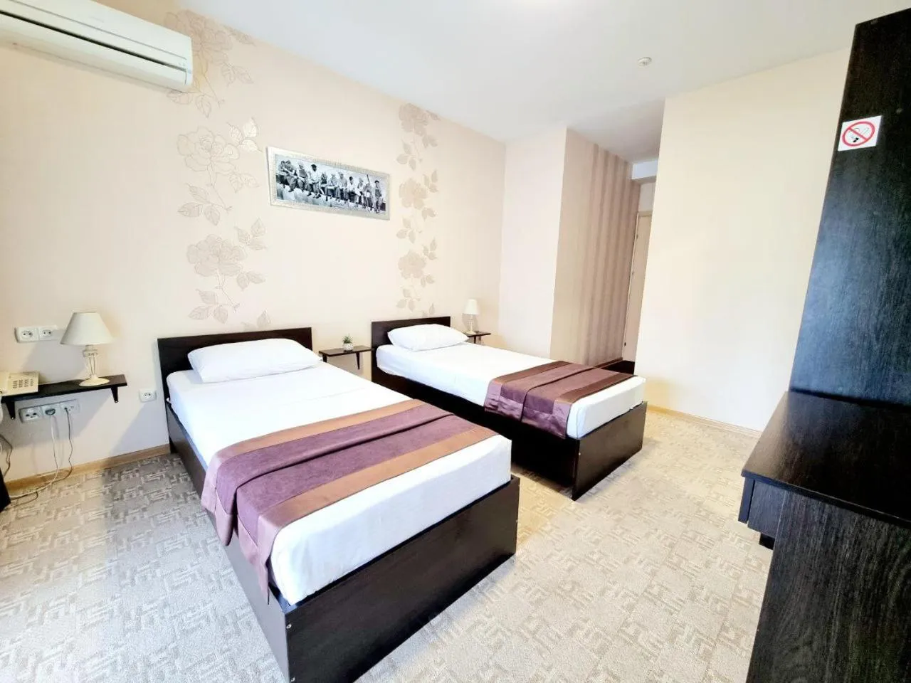 TV and multimedia, Bed in TipTop Hotel CITY CENTER
