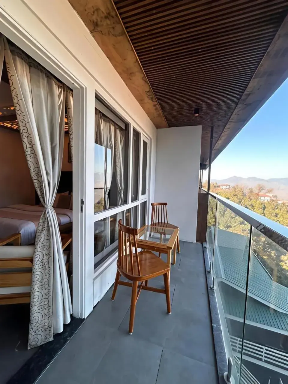 King Room with Balcony in Hotel Dwaper A Premium Property Near Mall Road King Room with Balcony in Hotel Dwaper A Premium Property Near Mall Road