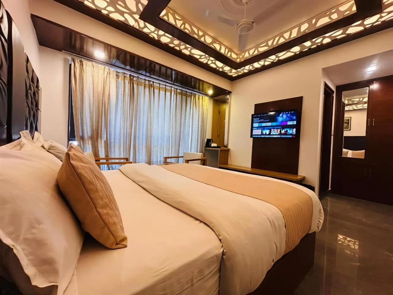 Communal lounge/ TV room, Bed in Hotel Dwaper A Premium Property Near Mall Road