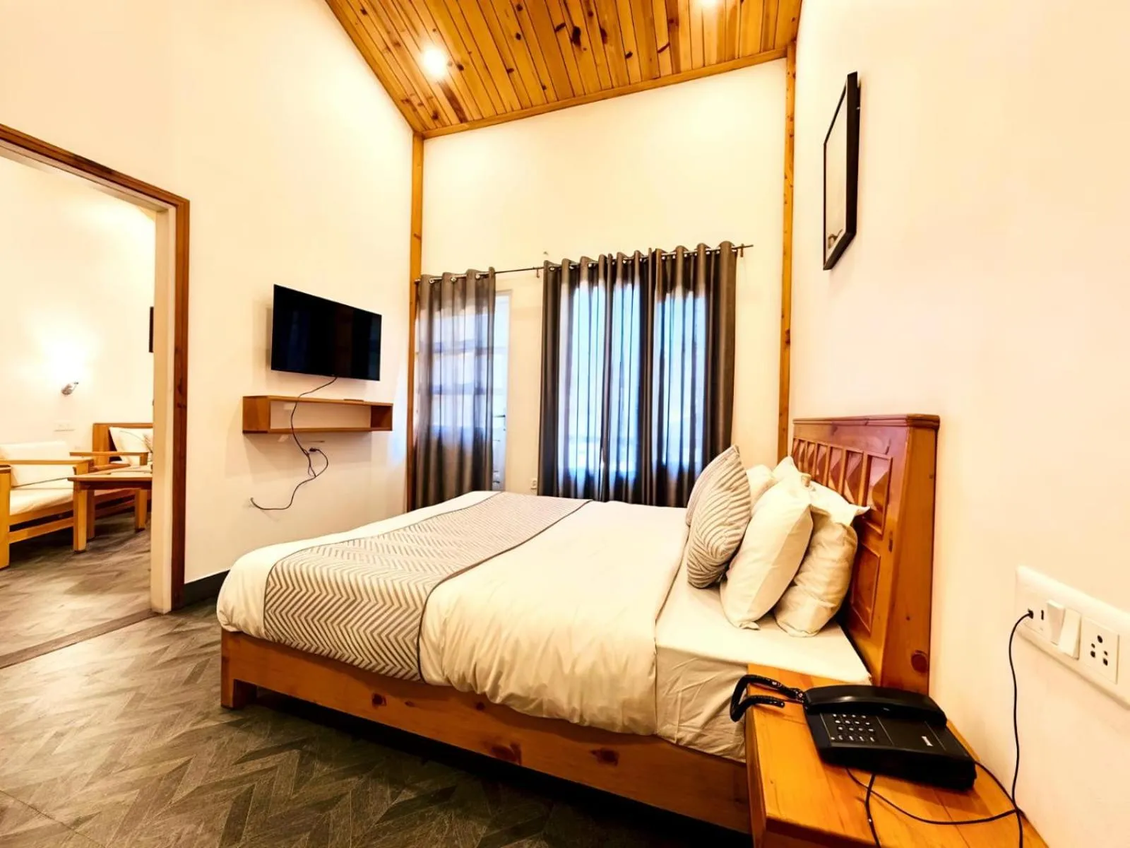 Communal lounge/ TV room, Bed in Hotel Dwaper A Premium Property Near Mall Road