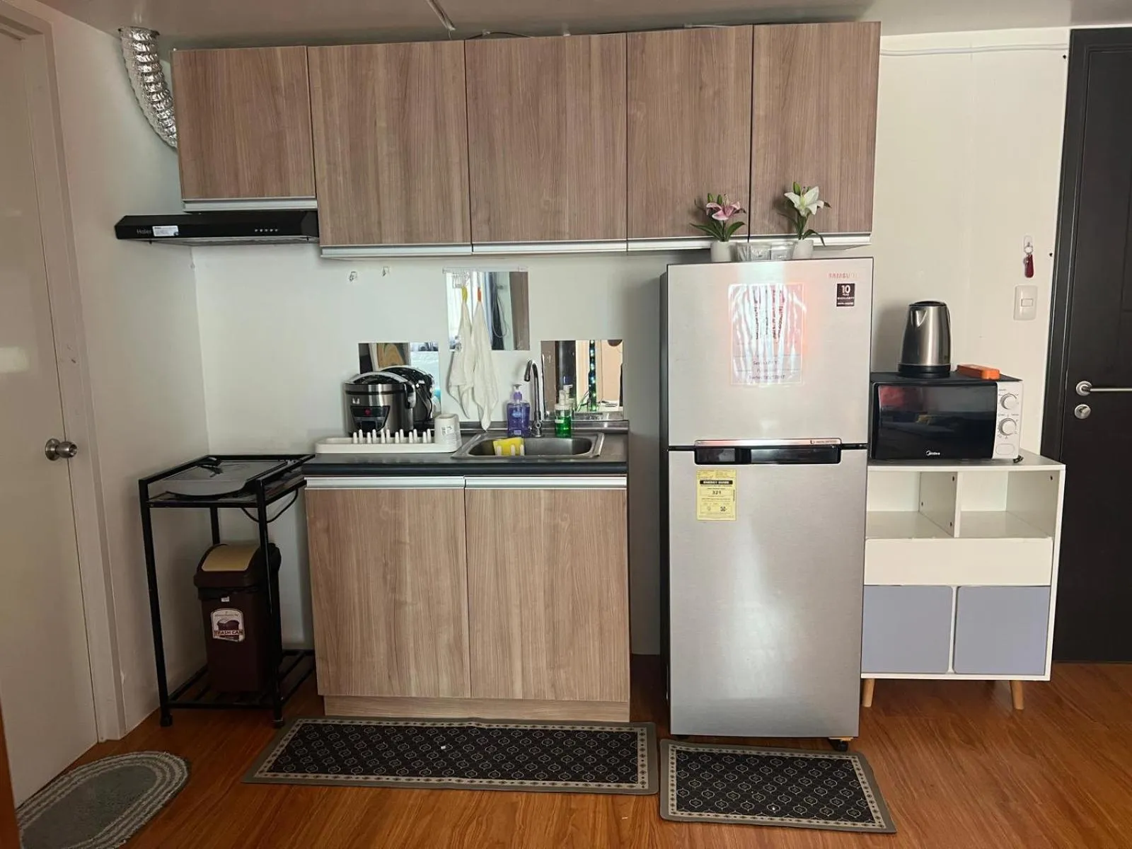 Kitchen or kitchenette in Family Haven Serin West Tagaytay - 6 Pax - Taal View - Full Kitchen - FAST Wi-Fi