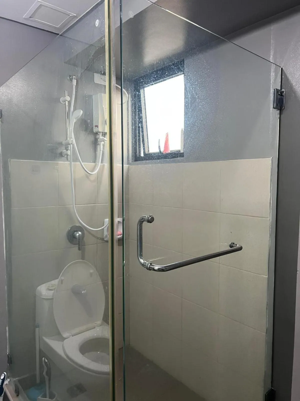 Shower in Family Haven Serin West Tagaytay - 6 Pax - Taal View - Full Kitchen - FAST Wi-Fi