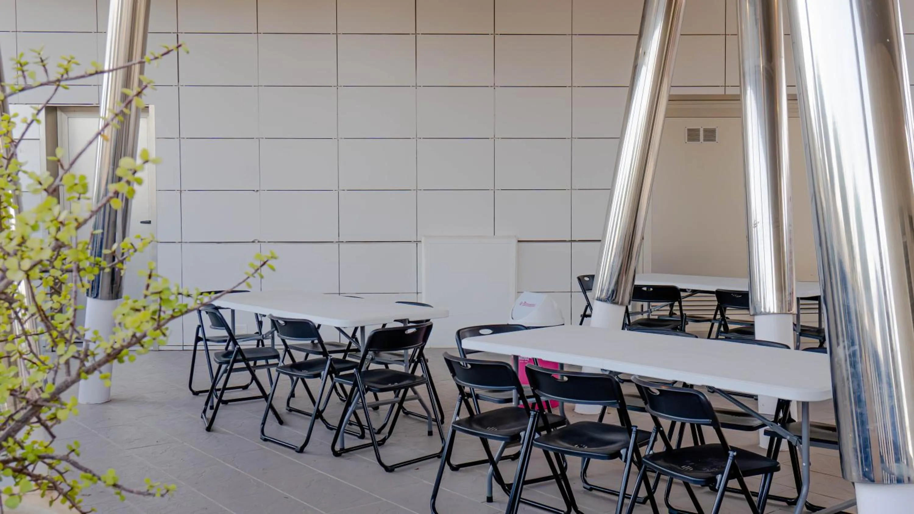 Seating area in Albergue Las Salinas
