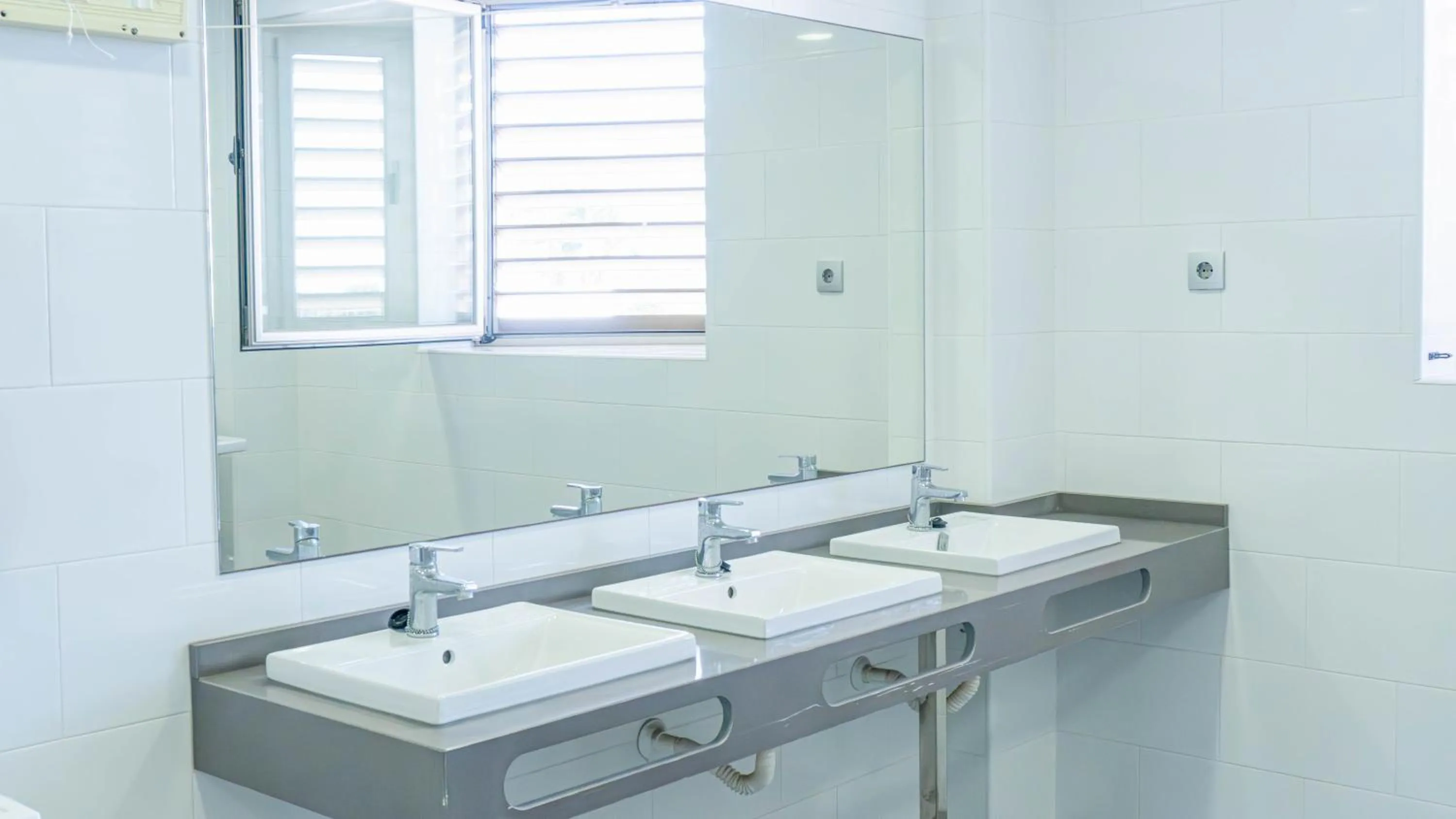 Bathroom in Albergue Las Salinas