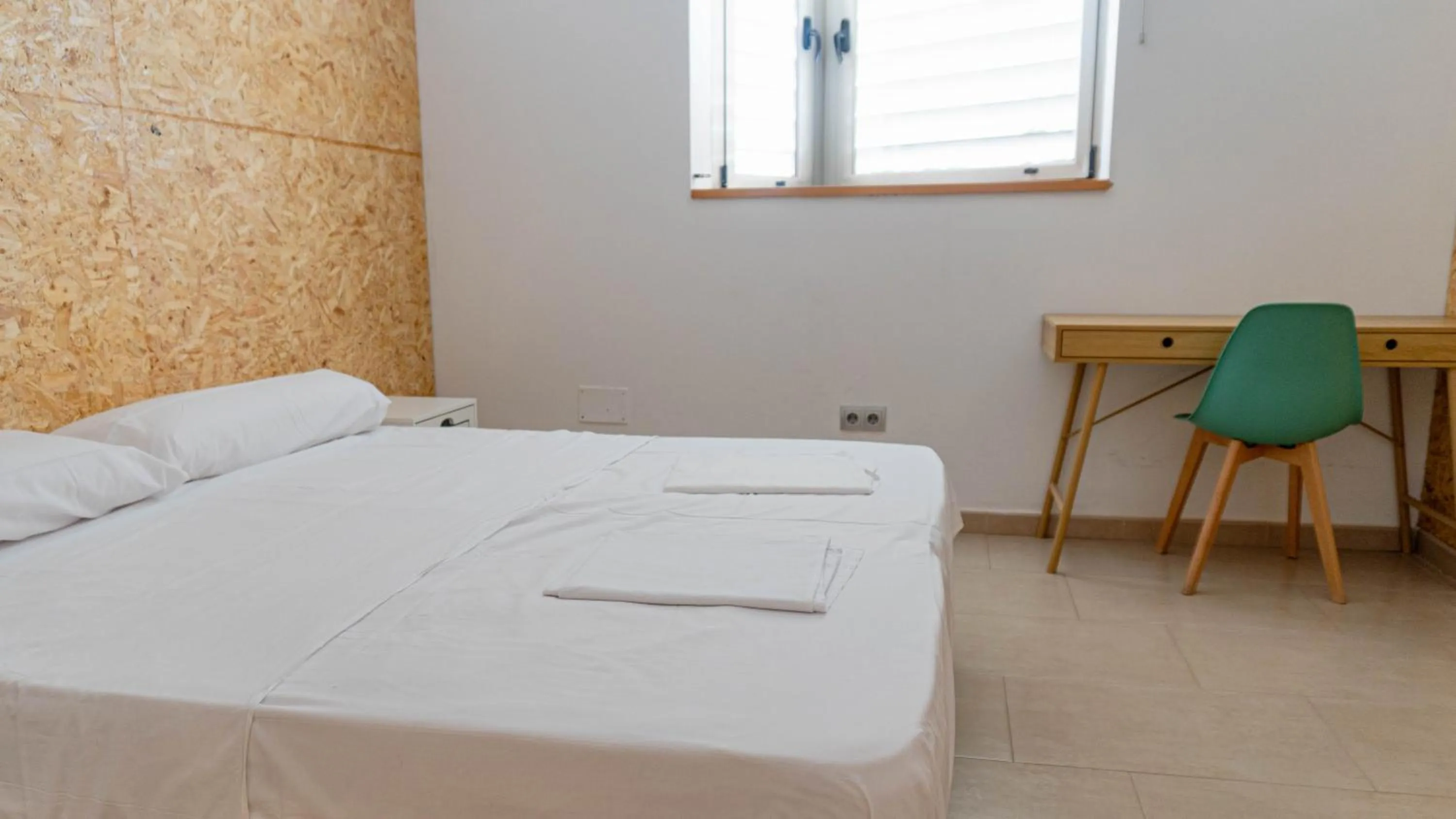 Photo of the whole room, Bed in Albergue Las Salinas