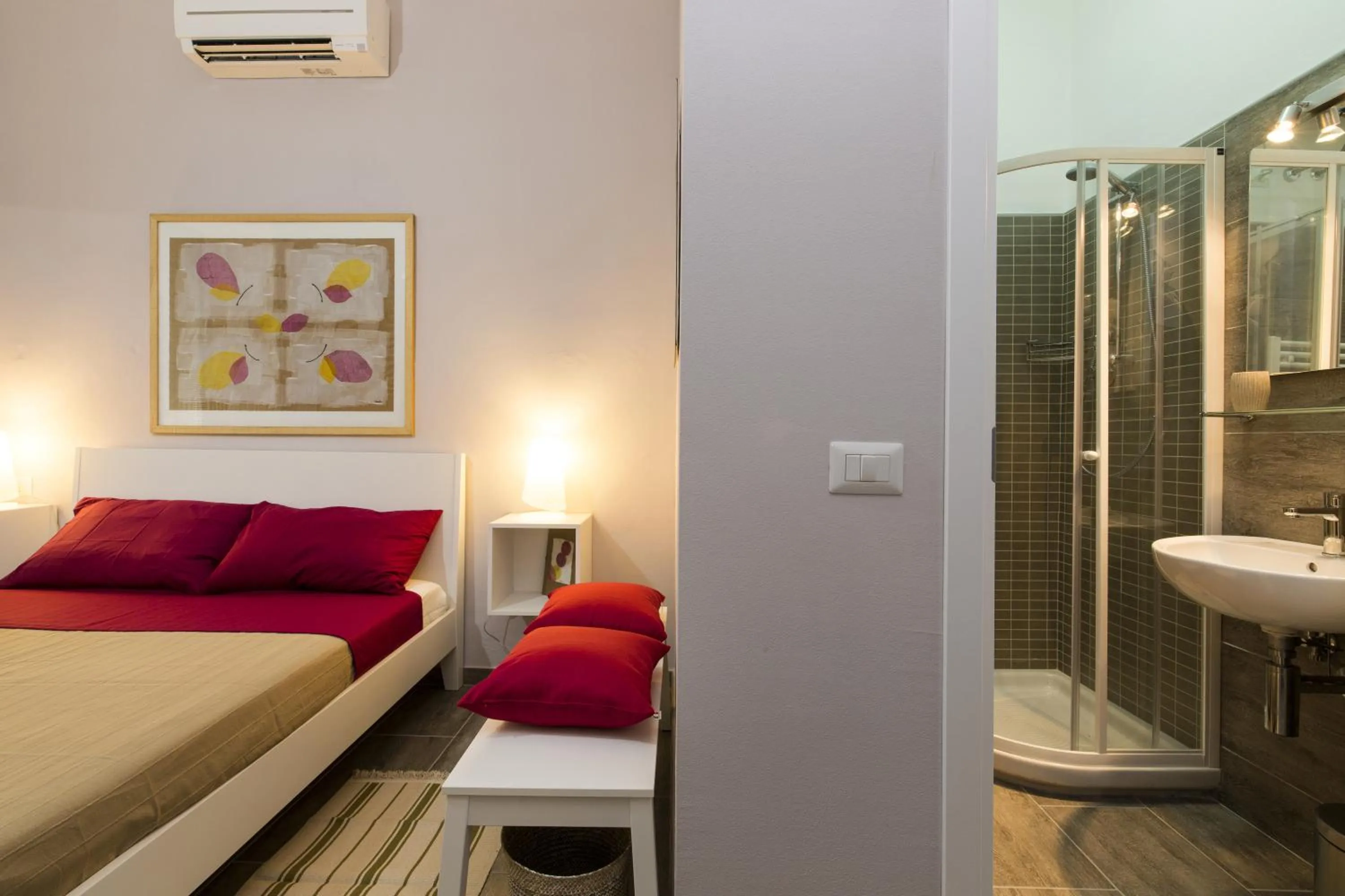 Decorative detail, Bed in Affittacamere Le Farfalle