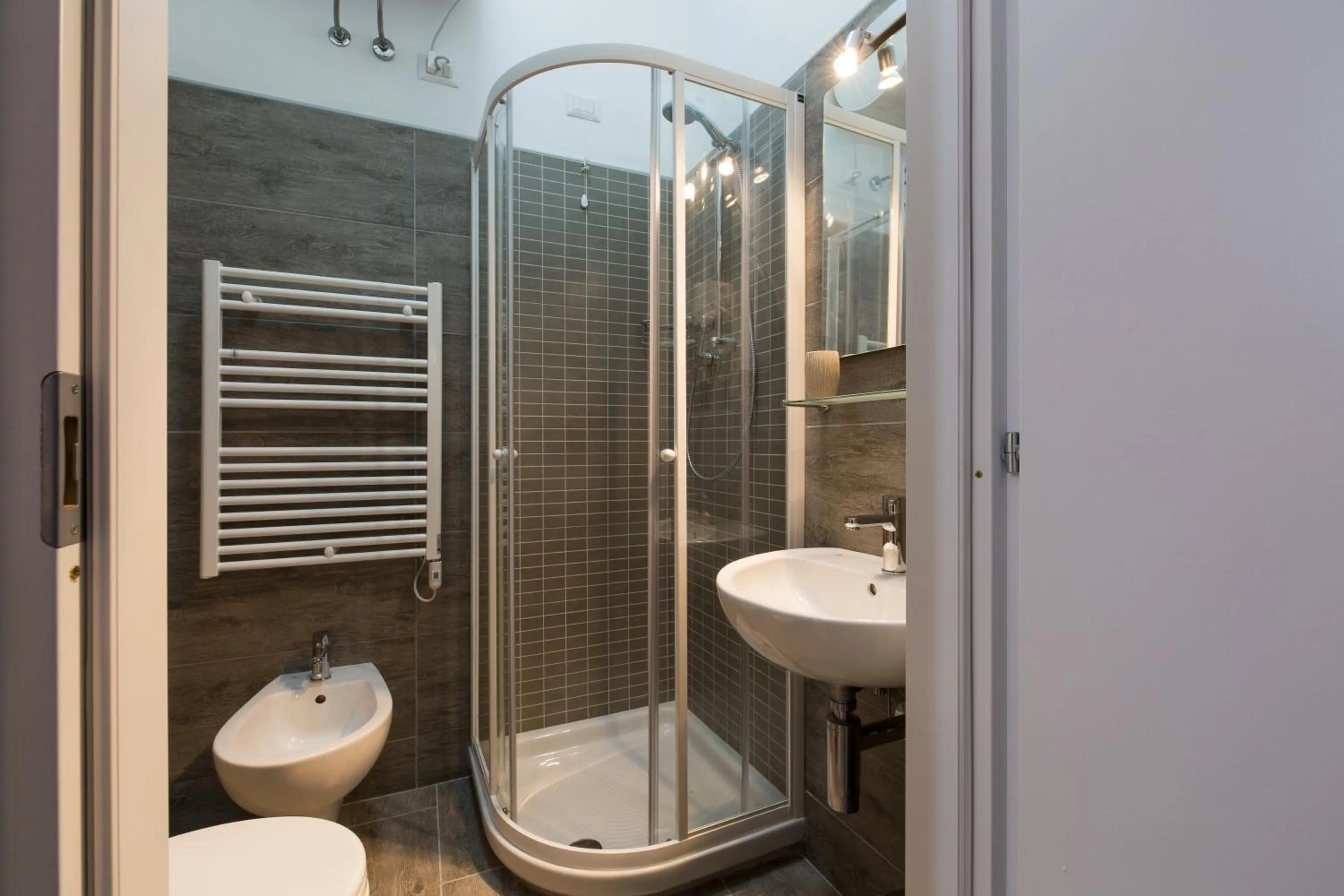 Bathroom in Affittacamere Le Farfalle