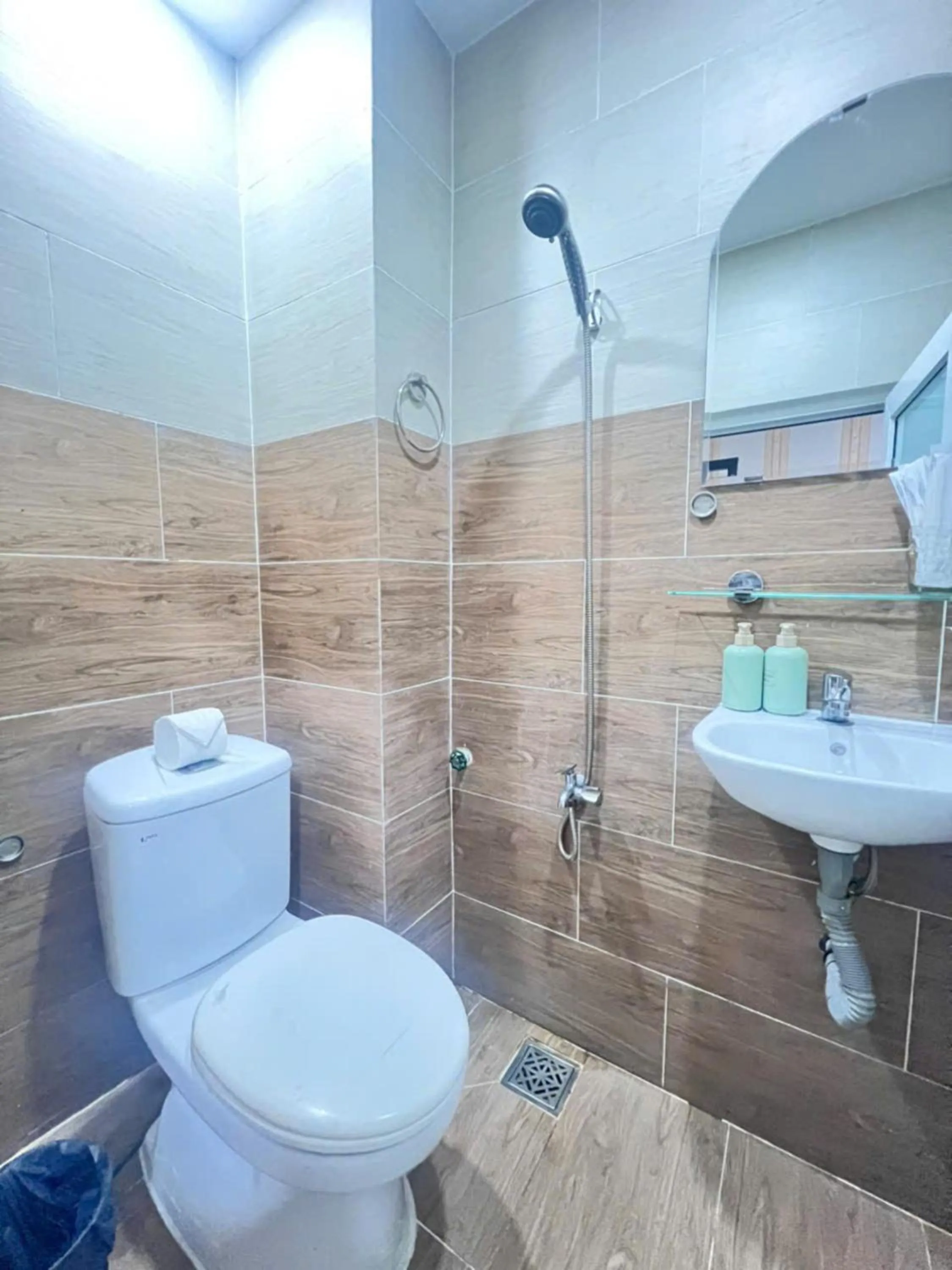 Shower in StayX Saigon Center