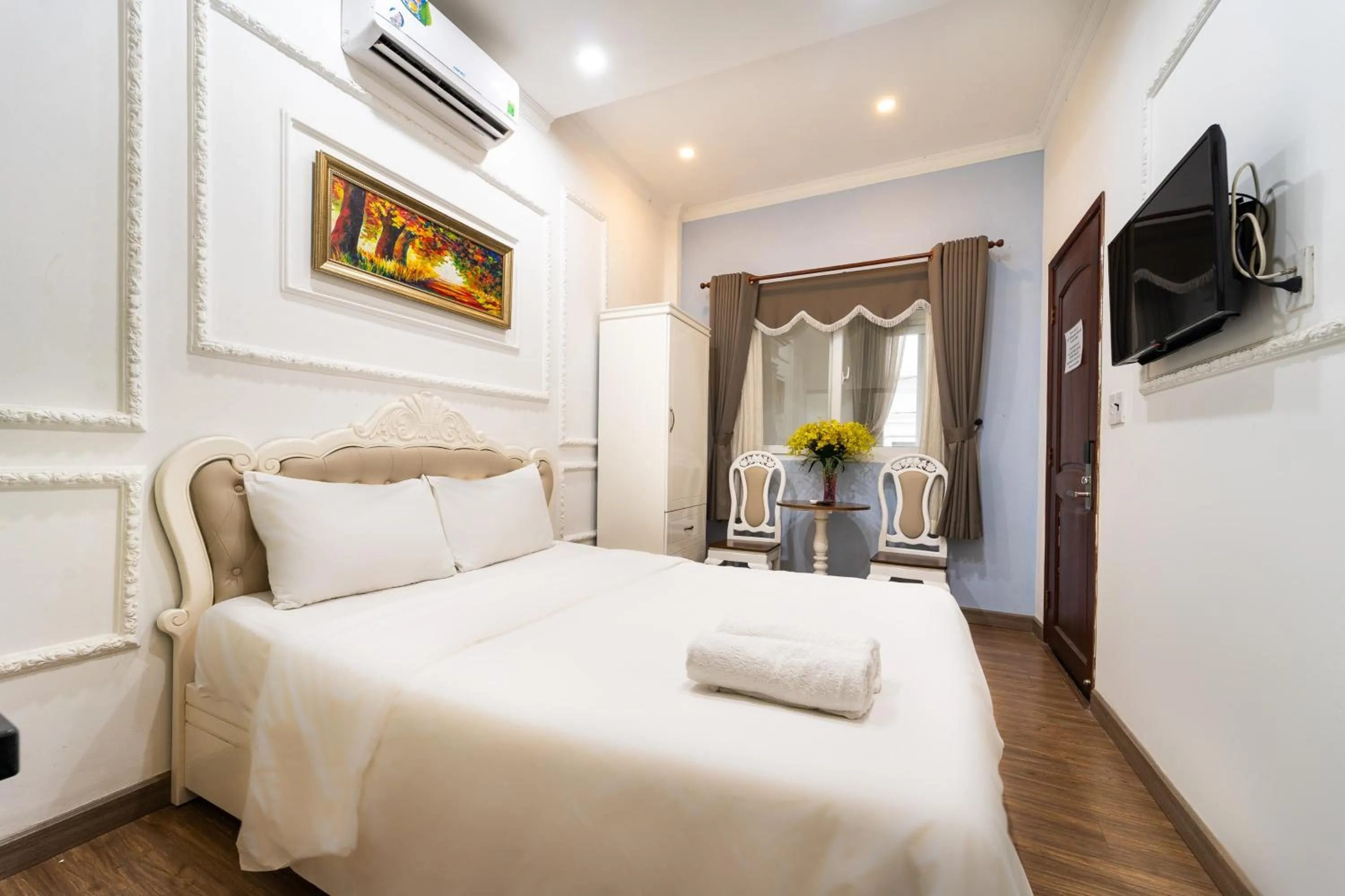 Communal lounge/ TV room, Bed in StayX Saigon Center