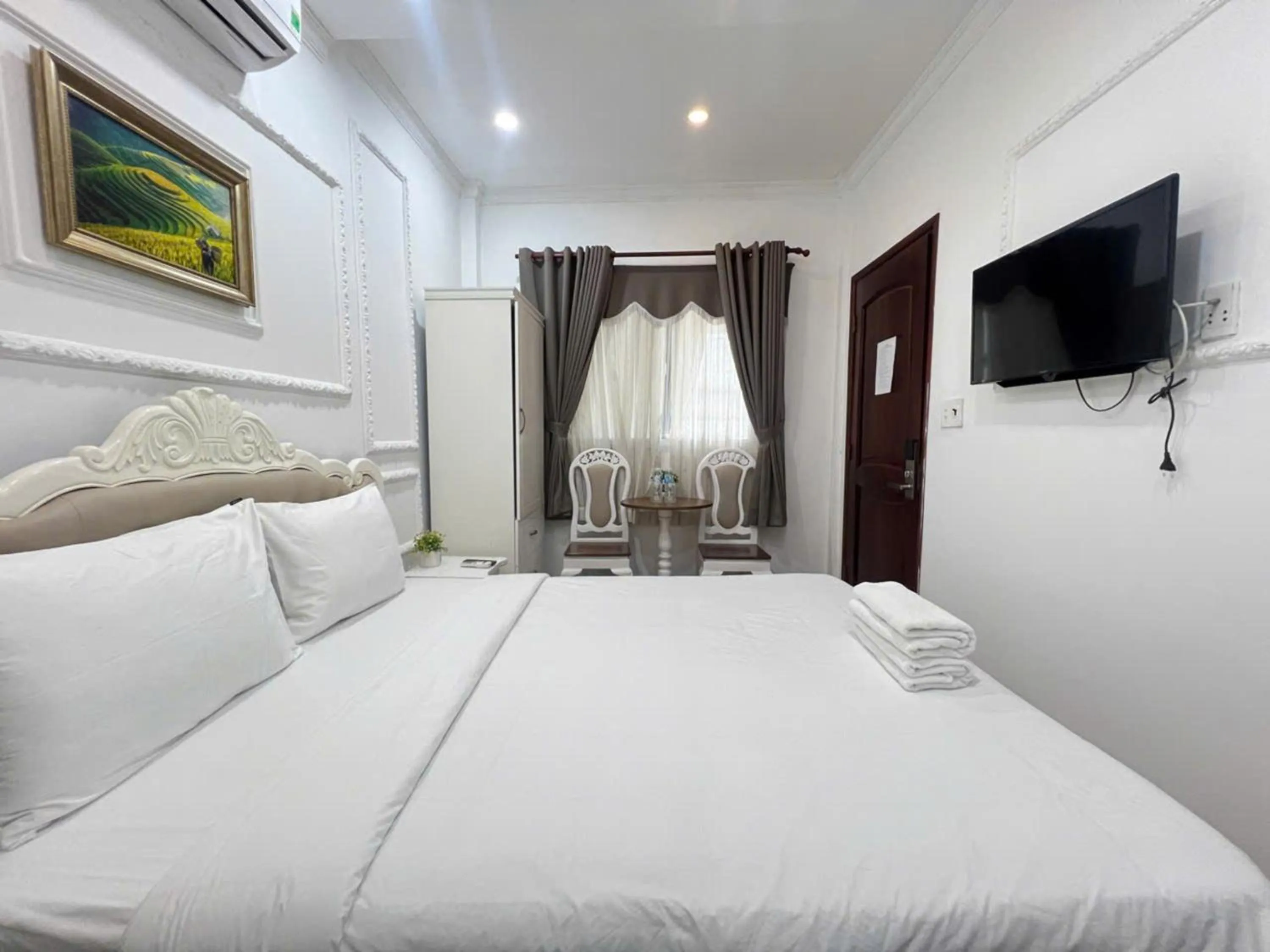Communal lounge/ TV room, Bed in StayX Saigon Center